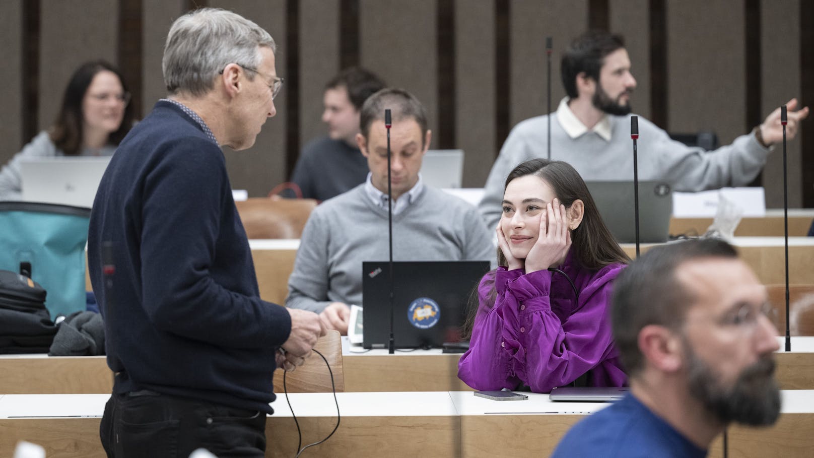 GLP-Politikerin Sanija Ameti während der Sitzung des Zürcher Gemeinderats am 18. Dezember 2024.