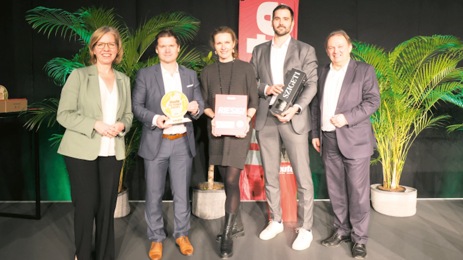 Die glücklichen Sieger der Award-Kategorie "Unternehmer".