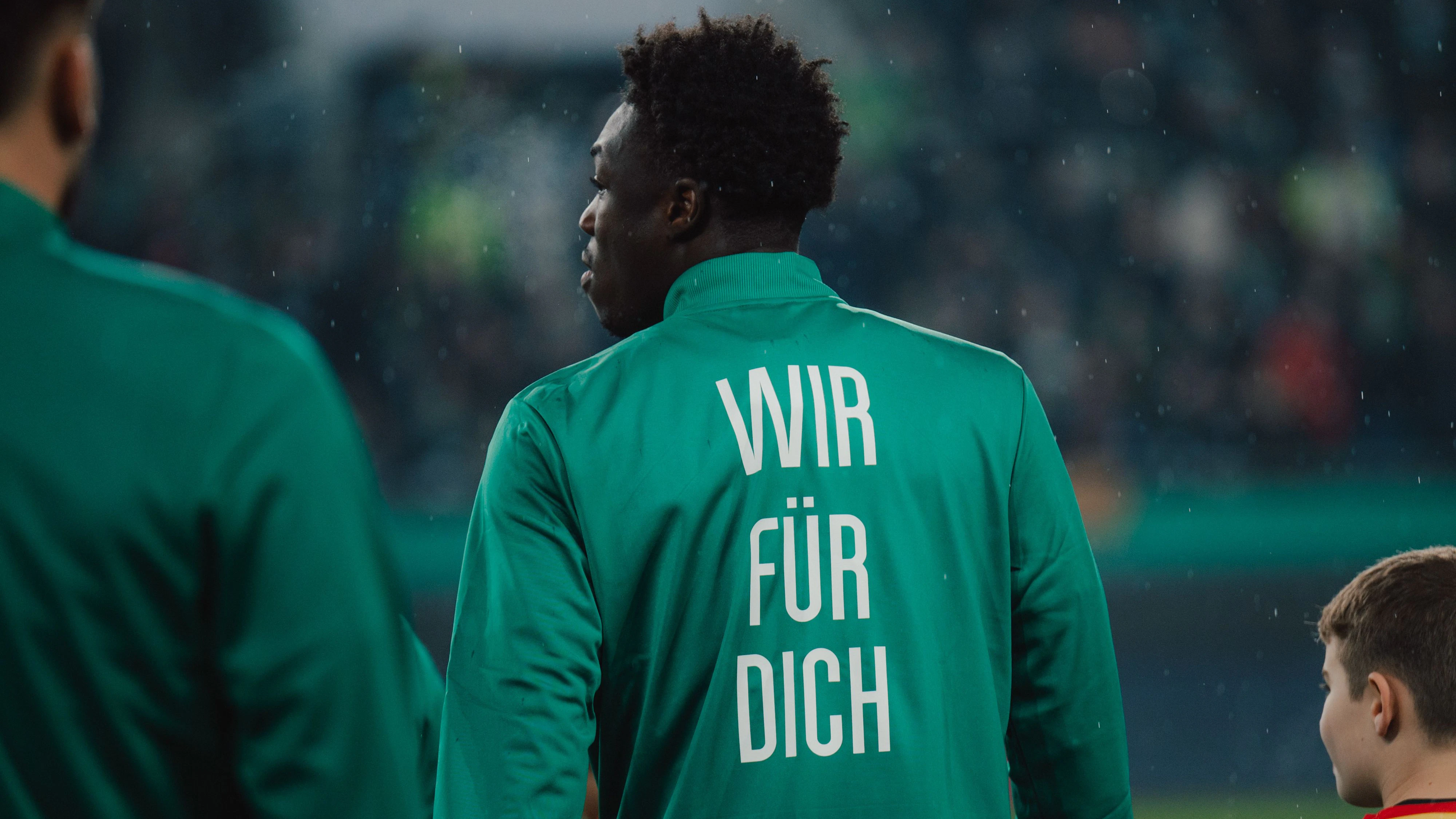 "Corpus Delicti"- Diese Jacken sind für die UEFA ein rotes Tuch.