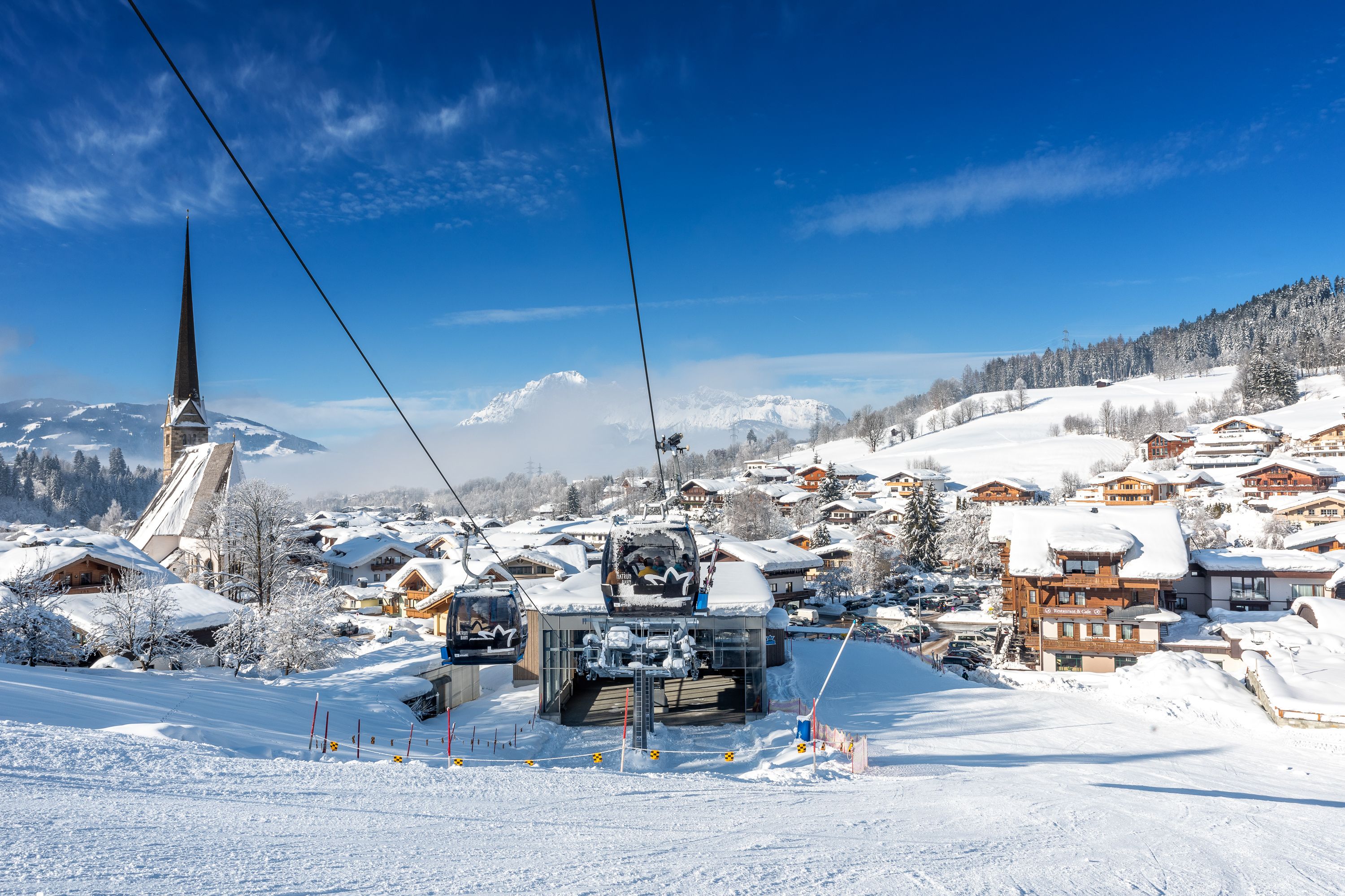 Direkt vor der Tür des Hotels Niederreiter geht es mit der Natrunbahn auf den Hochkönig.