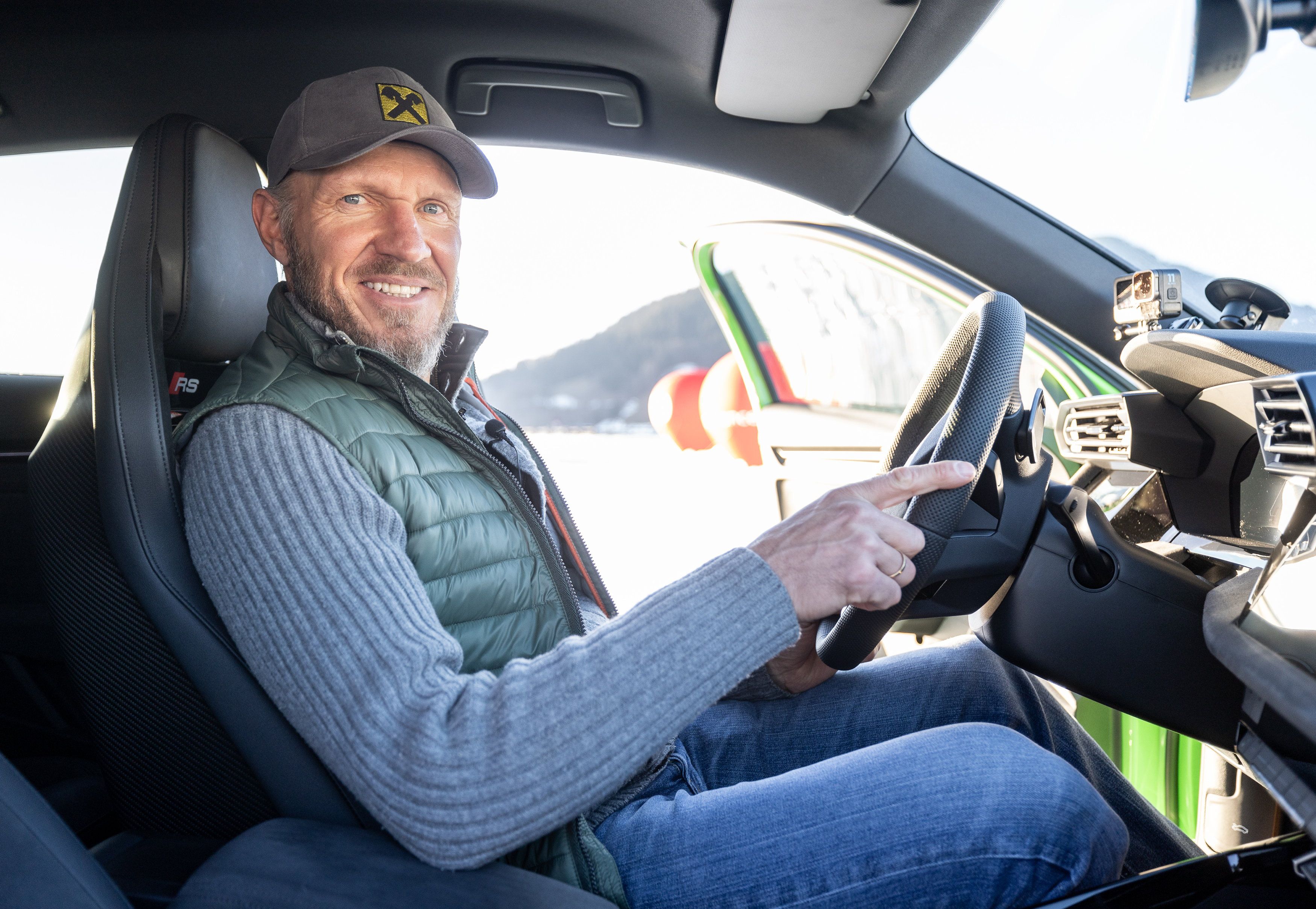 Hermann Maier ist nicht nur auf Ski, sondern auch im Audi schnell unterwegs.