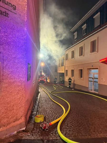 Insgesamt fünf Feuerwehren kämpften gegen die Flammen.
