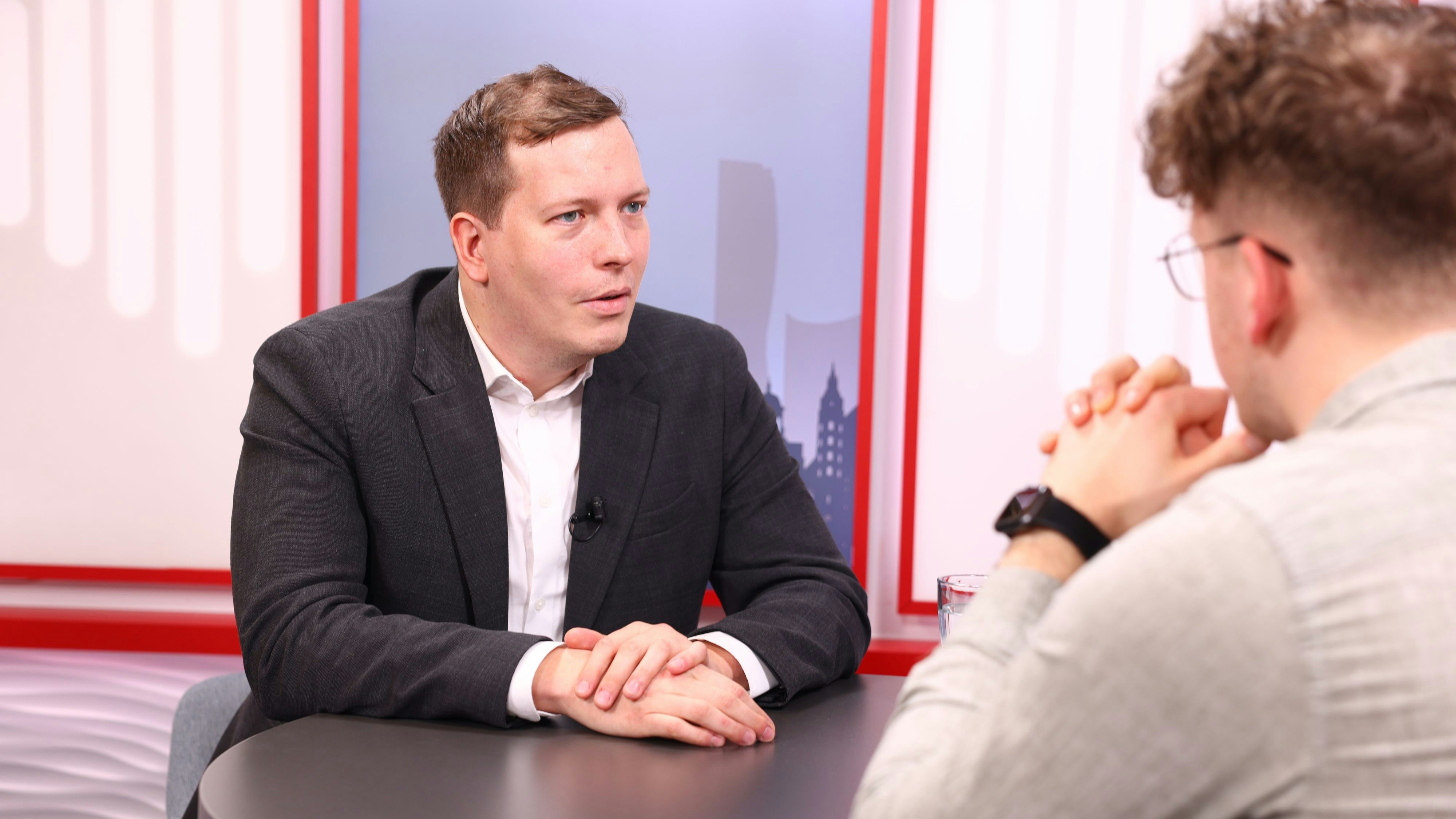 Der pinke Stadtrat habe "eindrucksvoll bewiesen, dass er nicht nur im Bildungsbereich versagt hat", so Gasselich.