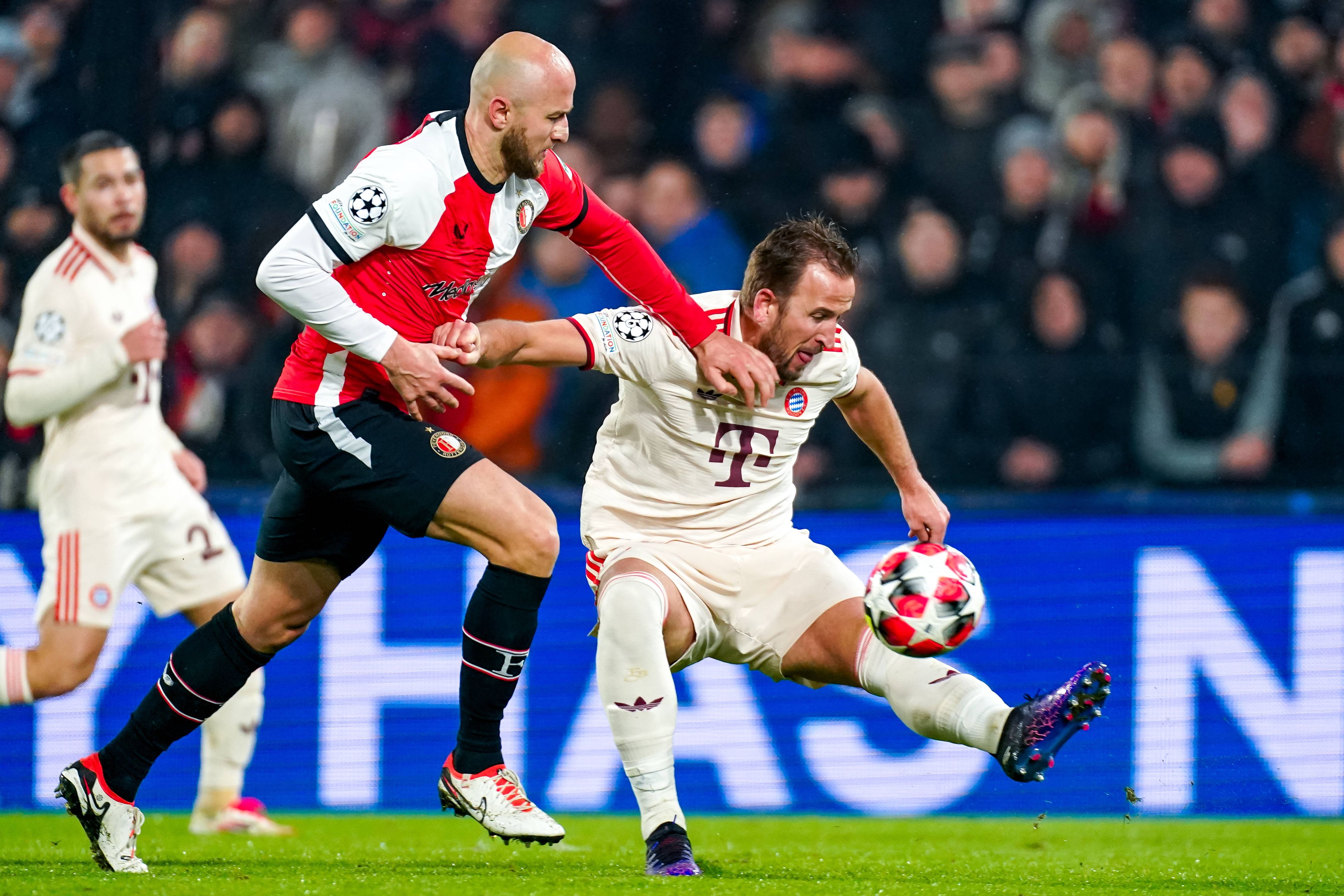 Superstar Harry Kane machte gegen ÖFB-Legionär und Feyenoord-Abwehrboss Gernot Trauner keinen Stich.