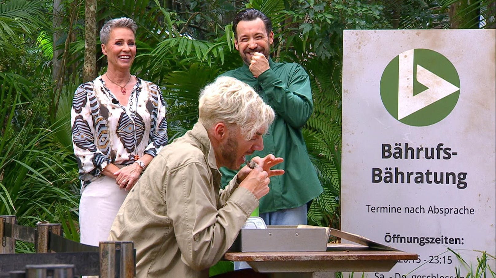 Sam Dylan tat sich bei der Bullenlippe schwer. Sonja und Jan amüsieren sich immerhin.