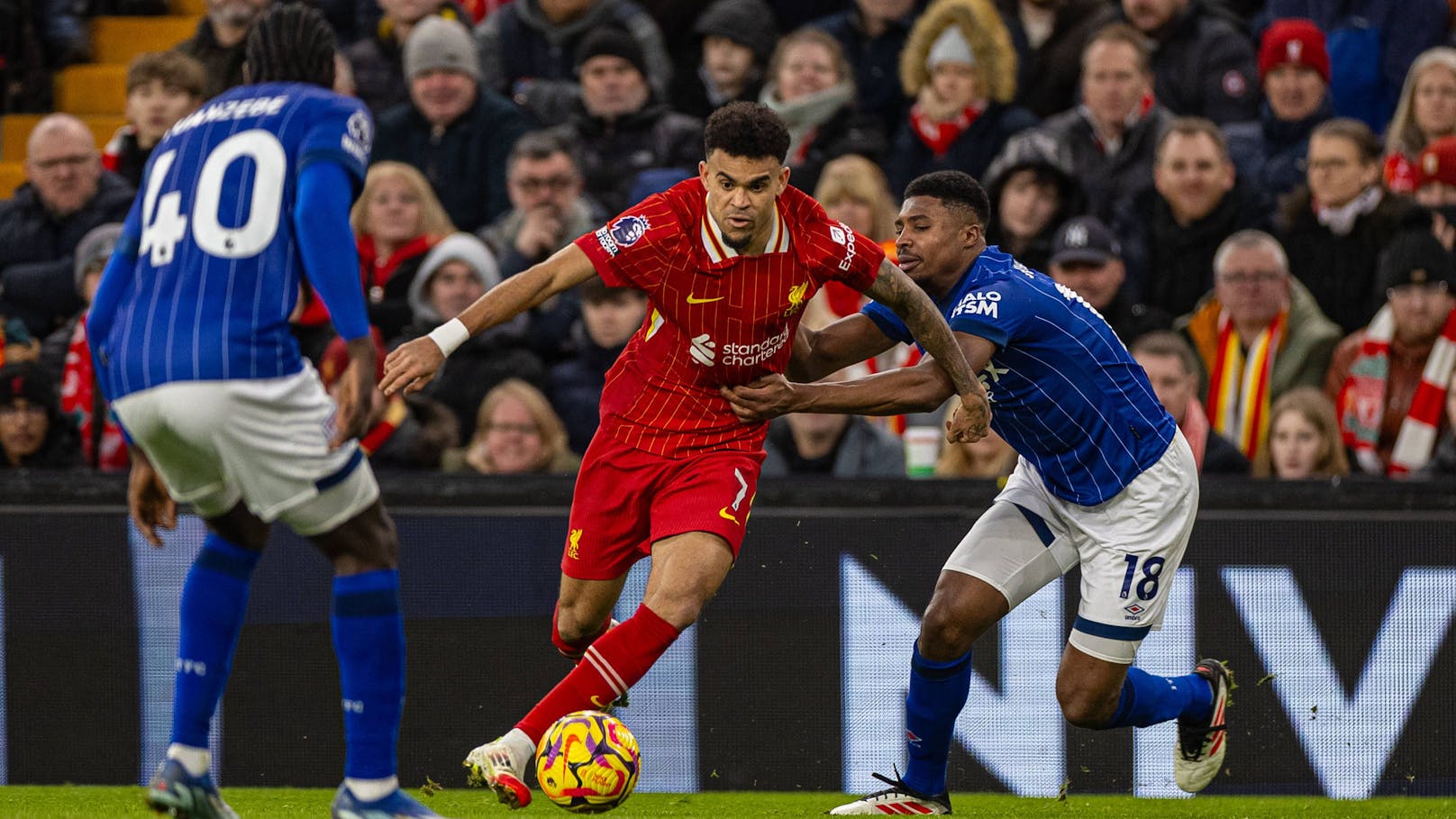 England-Leader Liverpool hält Verfolger auf Abstand