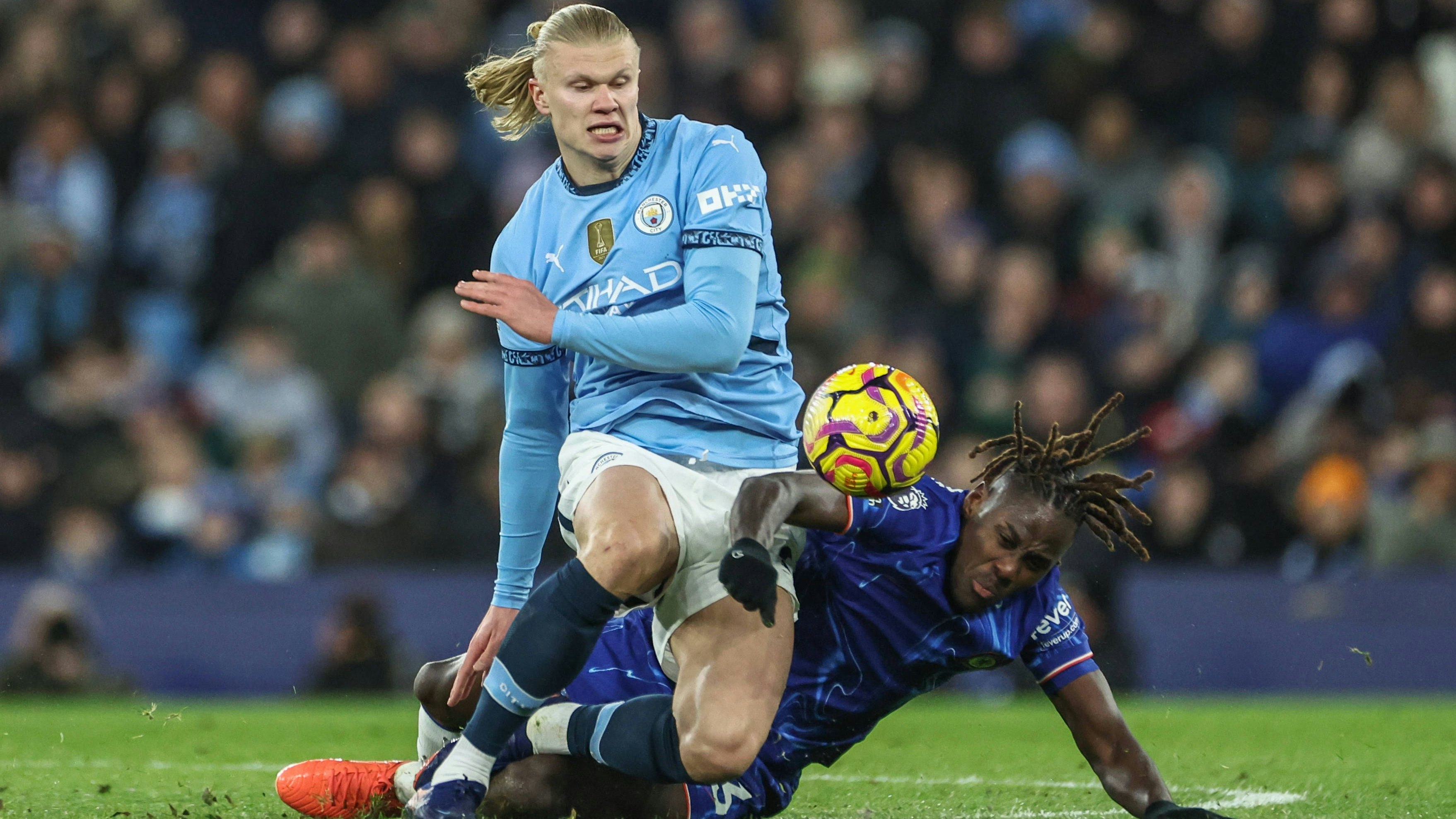 Erling Haaland trifft gegen Chelsea.