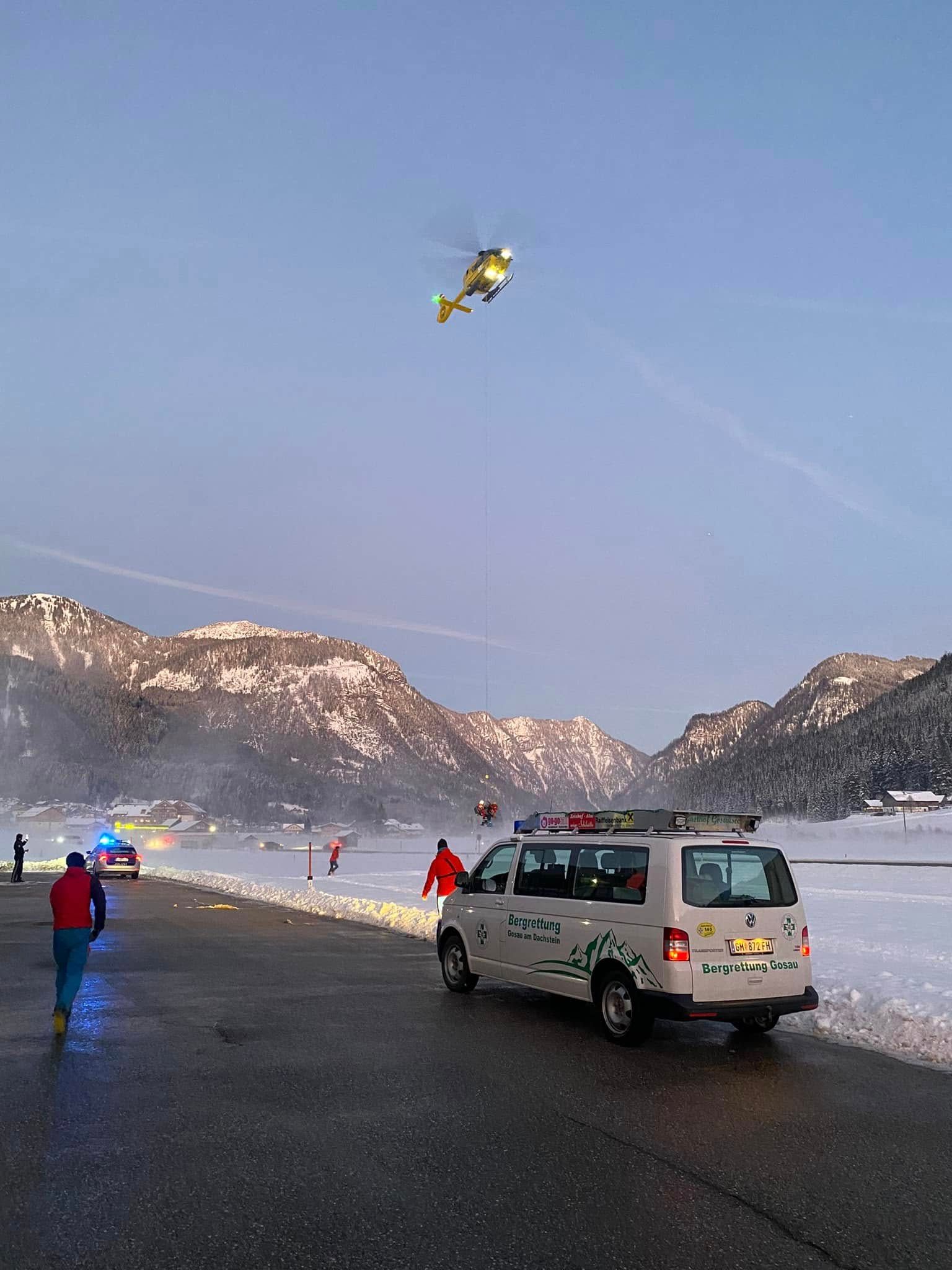 Der Bergrettungsdienst Gosau holte den jungen Skifahrer von der Piste. (Symbolbild)