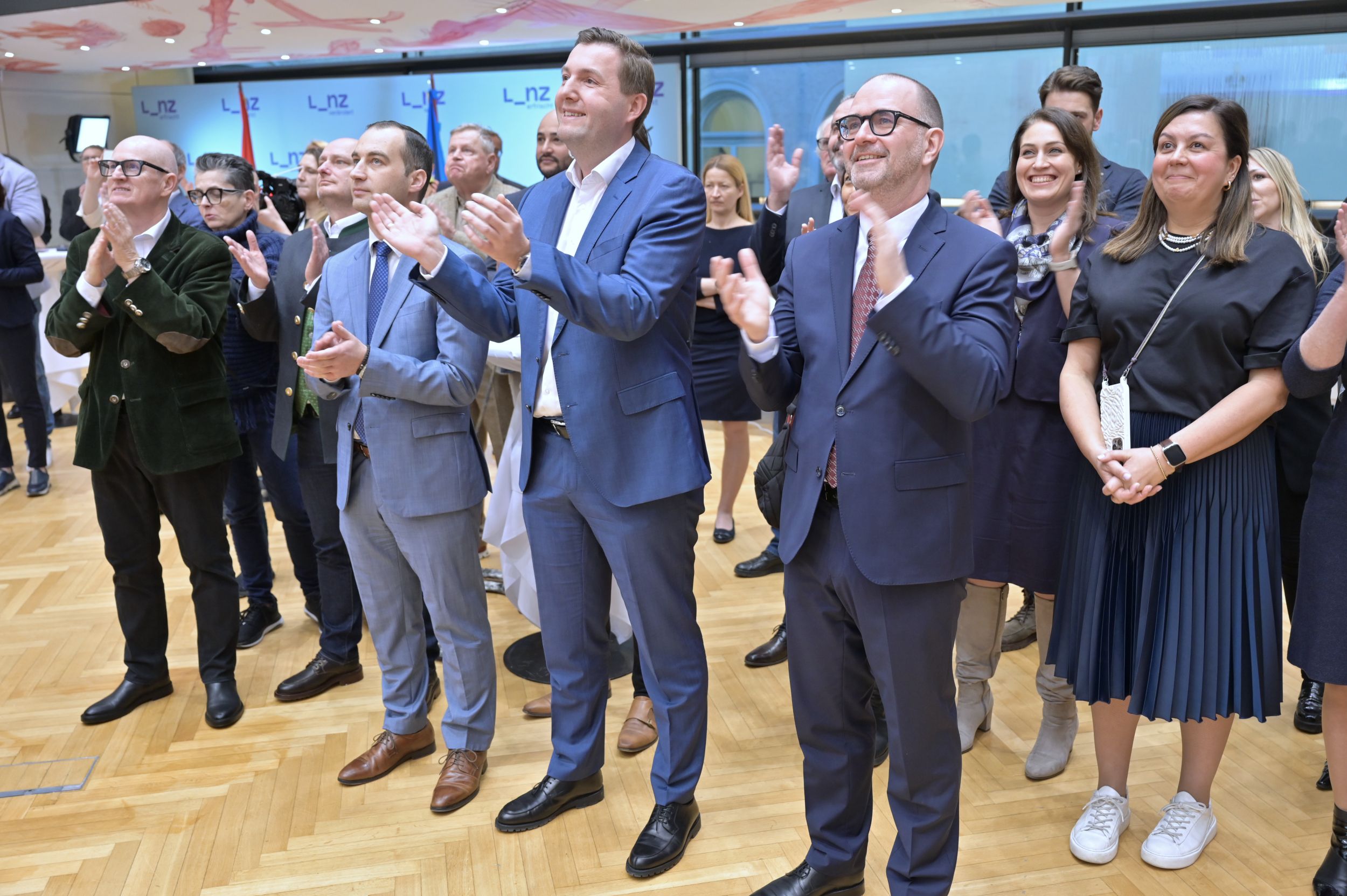 SPÖ-Kandidat Dietmar Prammer (rechts) holte ganz klar den Sieg gegen Michael Raml von der FPÖ.