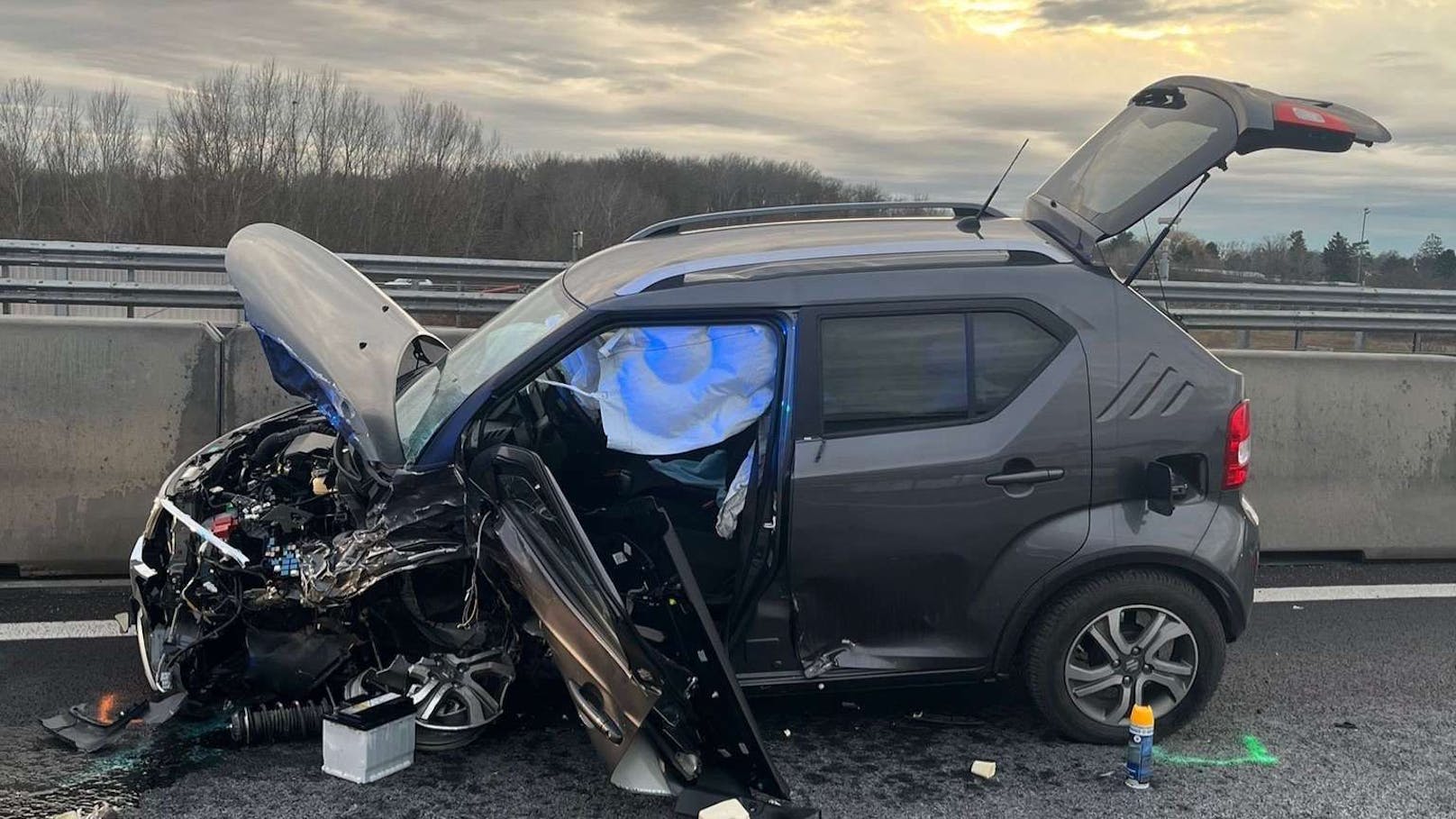 Fünf Verletzte bei Geisterfahrer-Crash auf A22