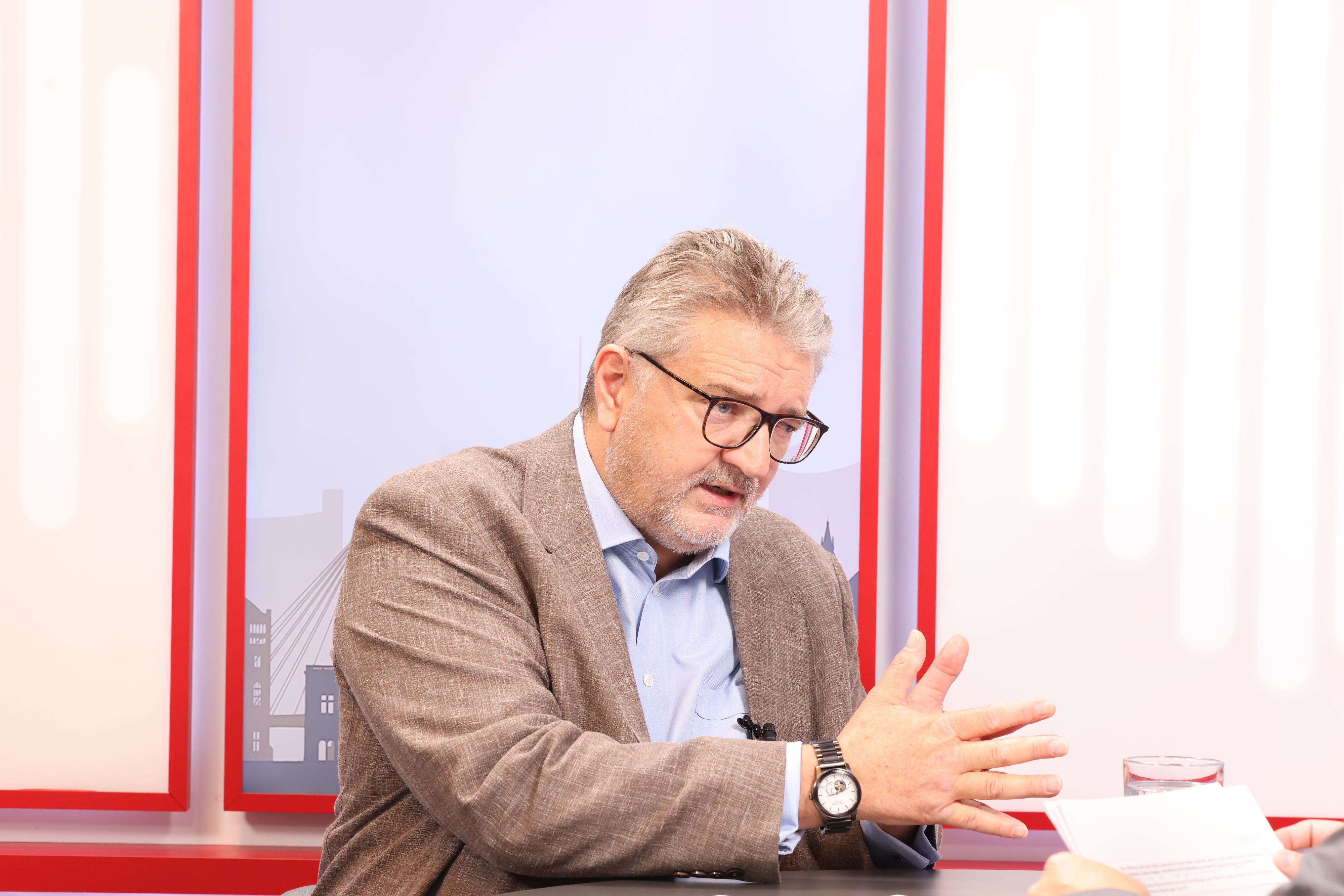 20240808 / interview studio peter hacker / foto.: denise auer / tageszeitung heute