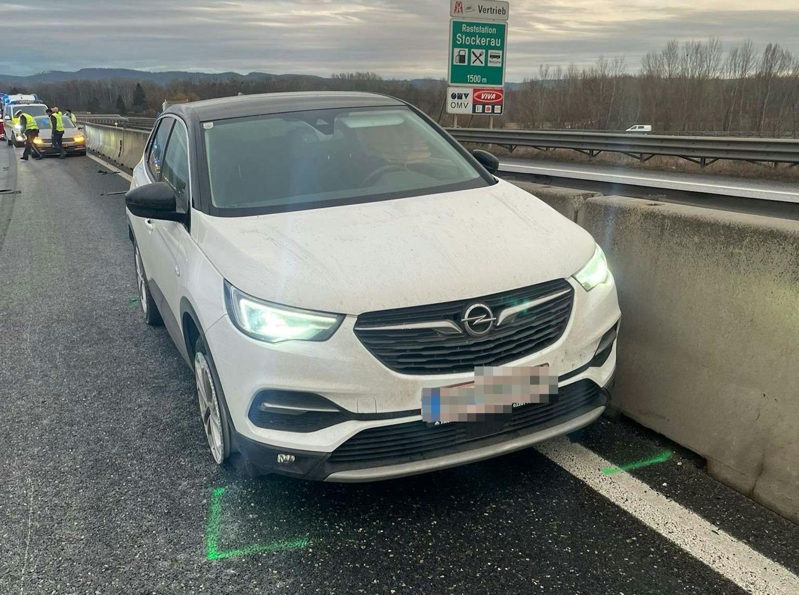 Es wurde niemand in den Fahrzeugen eingeklemmt.