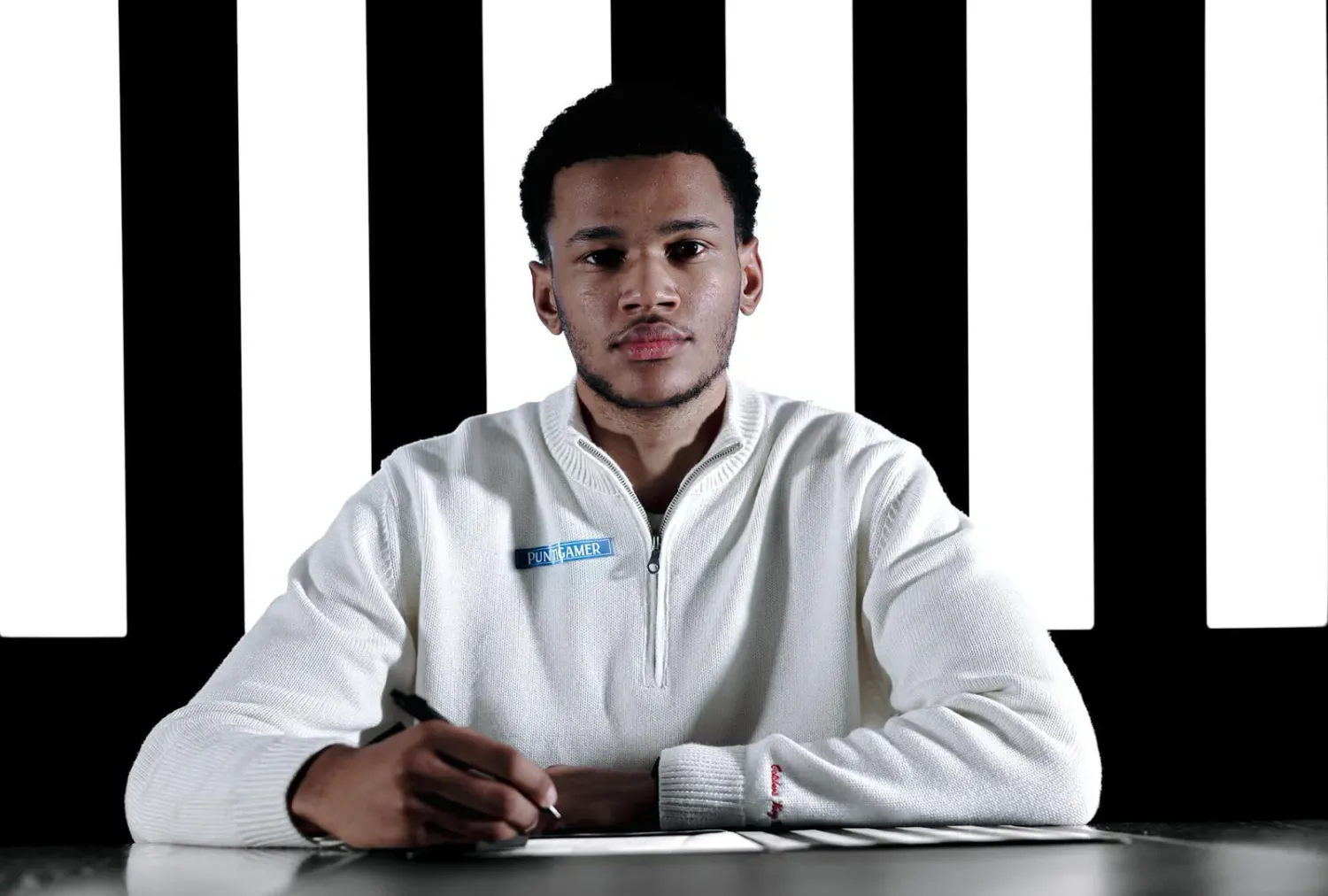 Fally Mayulu unterschrieb einen Vertrag bis zum Sommer.