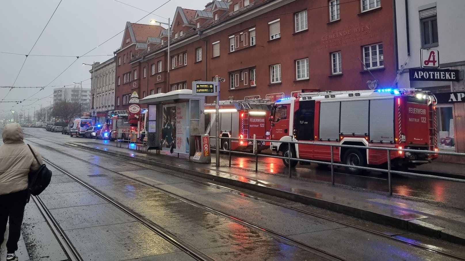 Wiener bei Zimmerbrand in Floridsdorf schwer verletzt