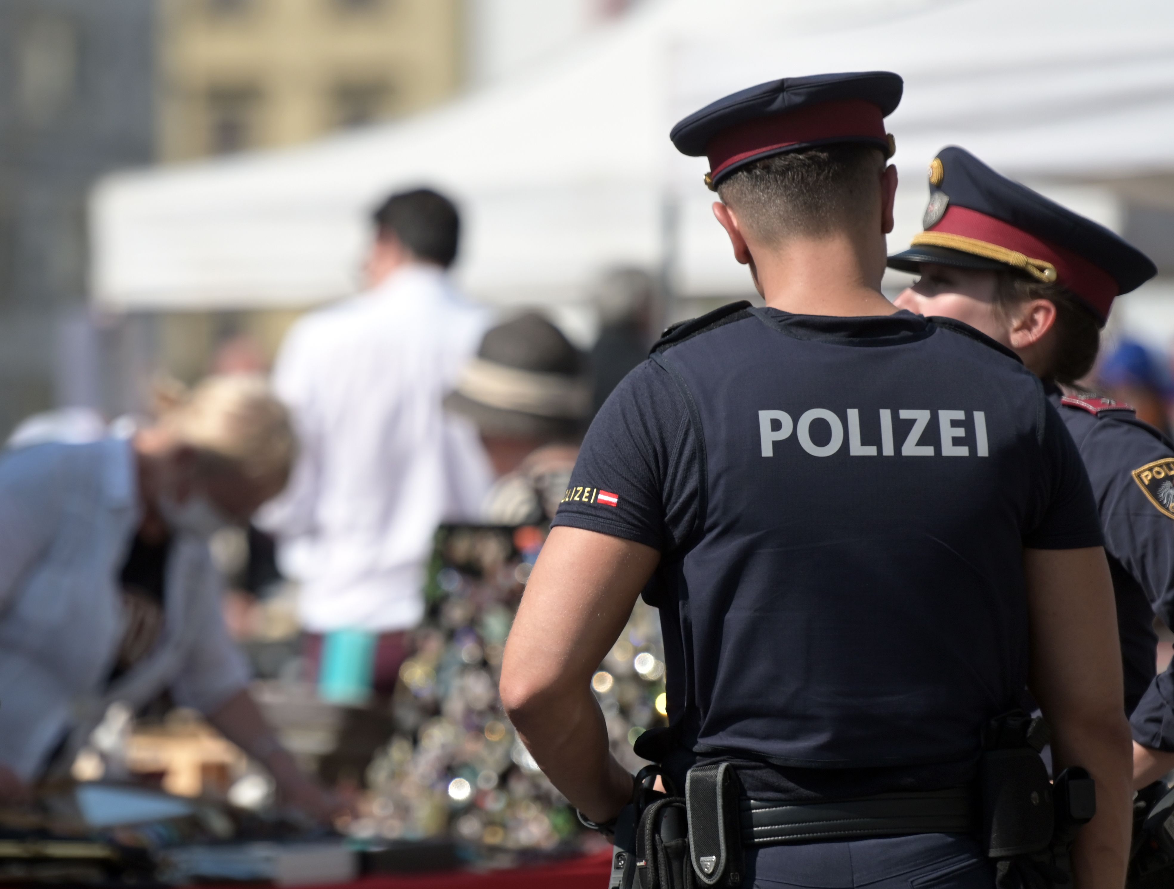 Die Polizisten erwischten den Naschmarkt-Einbrecher auf frischer Tat. Symbolbild.