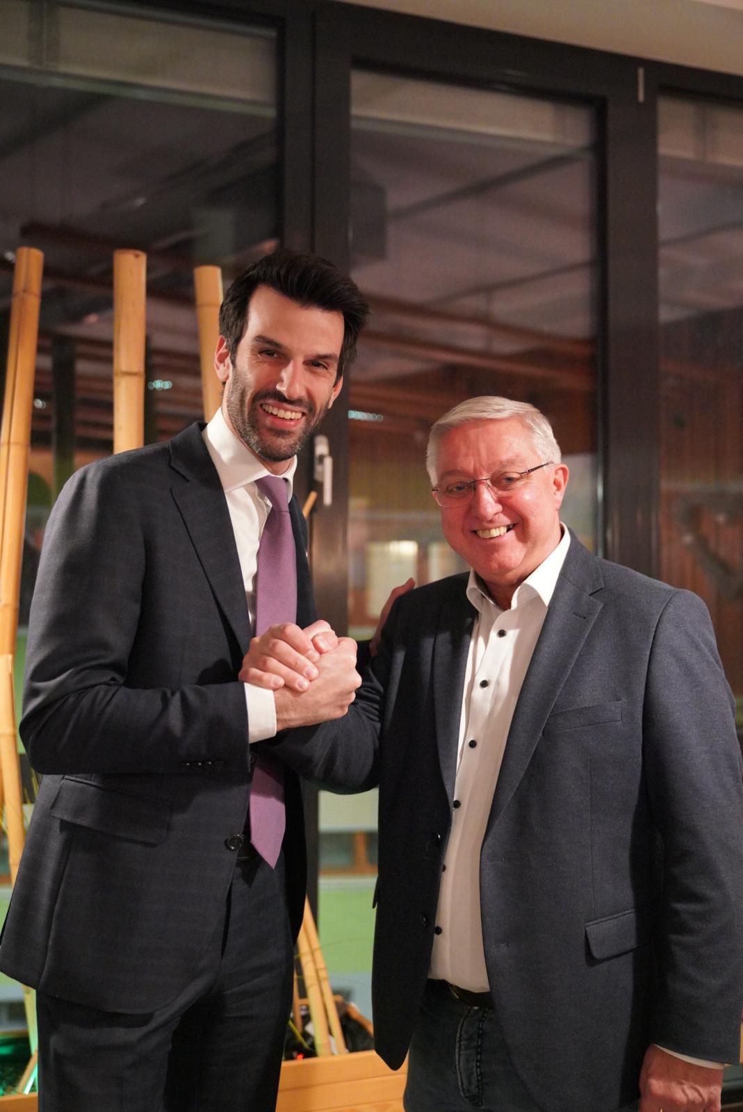 Udo Landbauer gratulierte Wahlsieger Werner Herbert