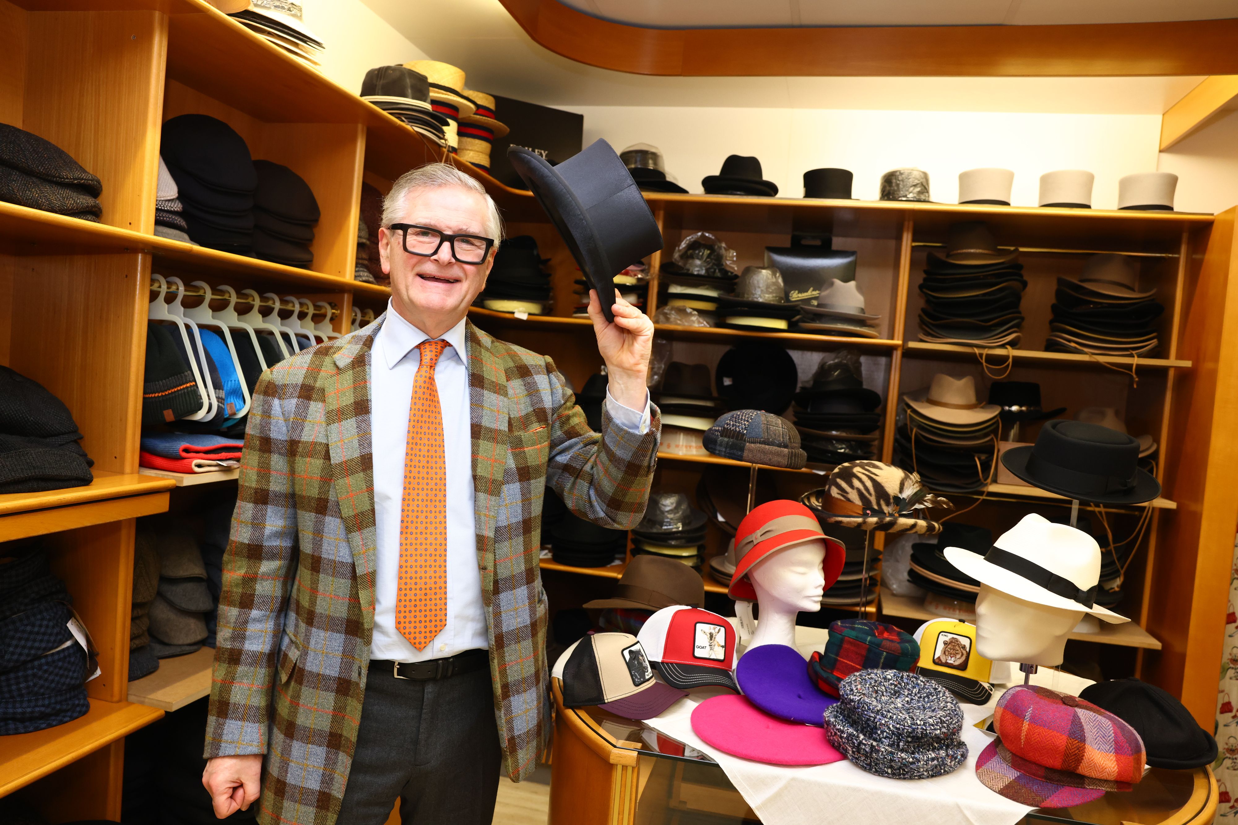 Hut-Geschäft Betreiber Robert Runge in der Opernpassage: 