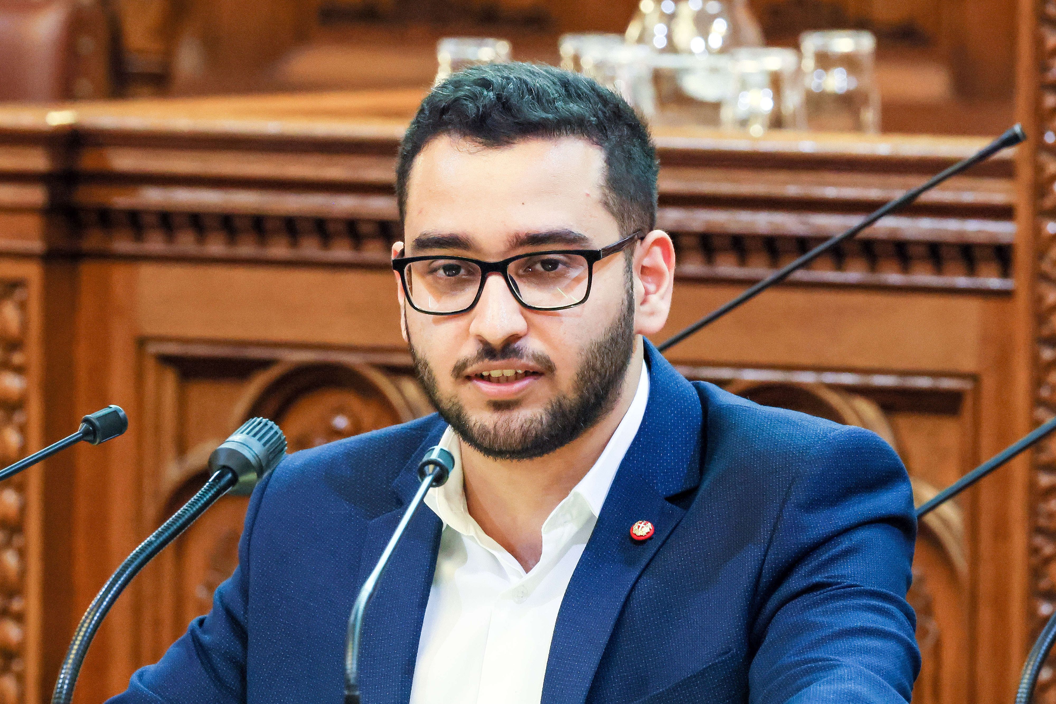 Ömer Öztas, jüngster Gemeinderat der Wiener Grünen, im Fokus eines parteiinternen Skandals.