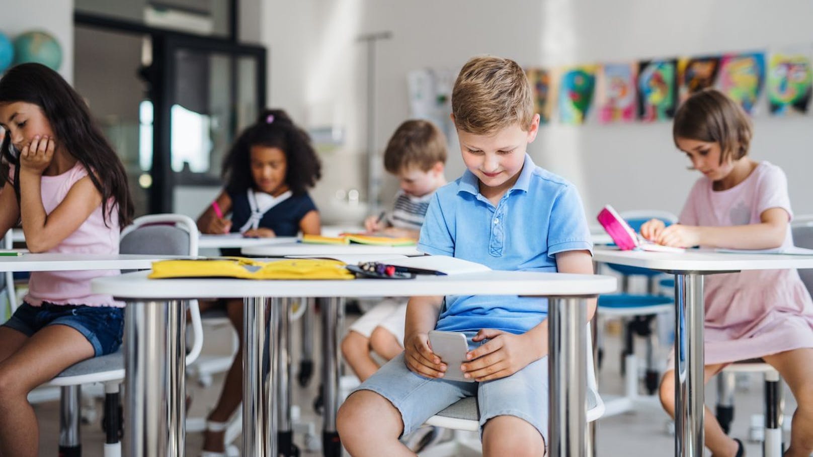 An diesen Schulen gibt es bald ein Handy-Verbot