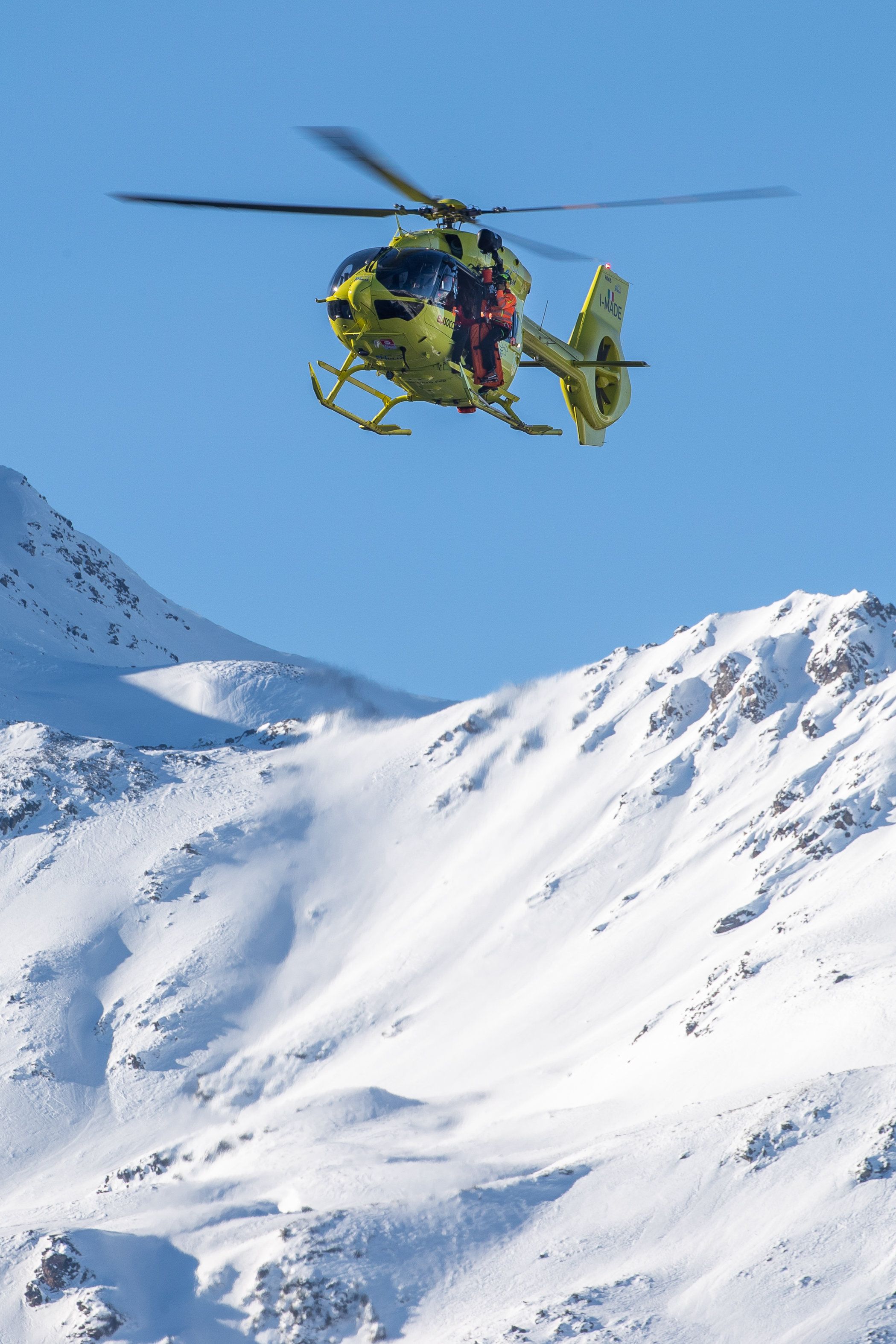 Die drei Personen wurden unverletzt geborgen.