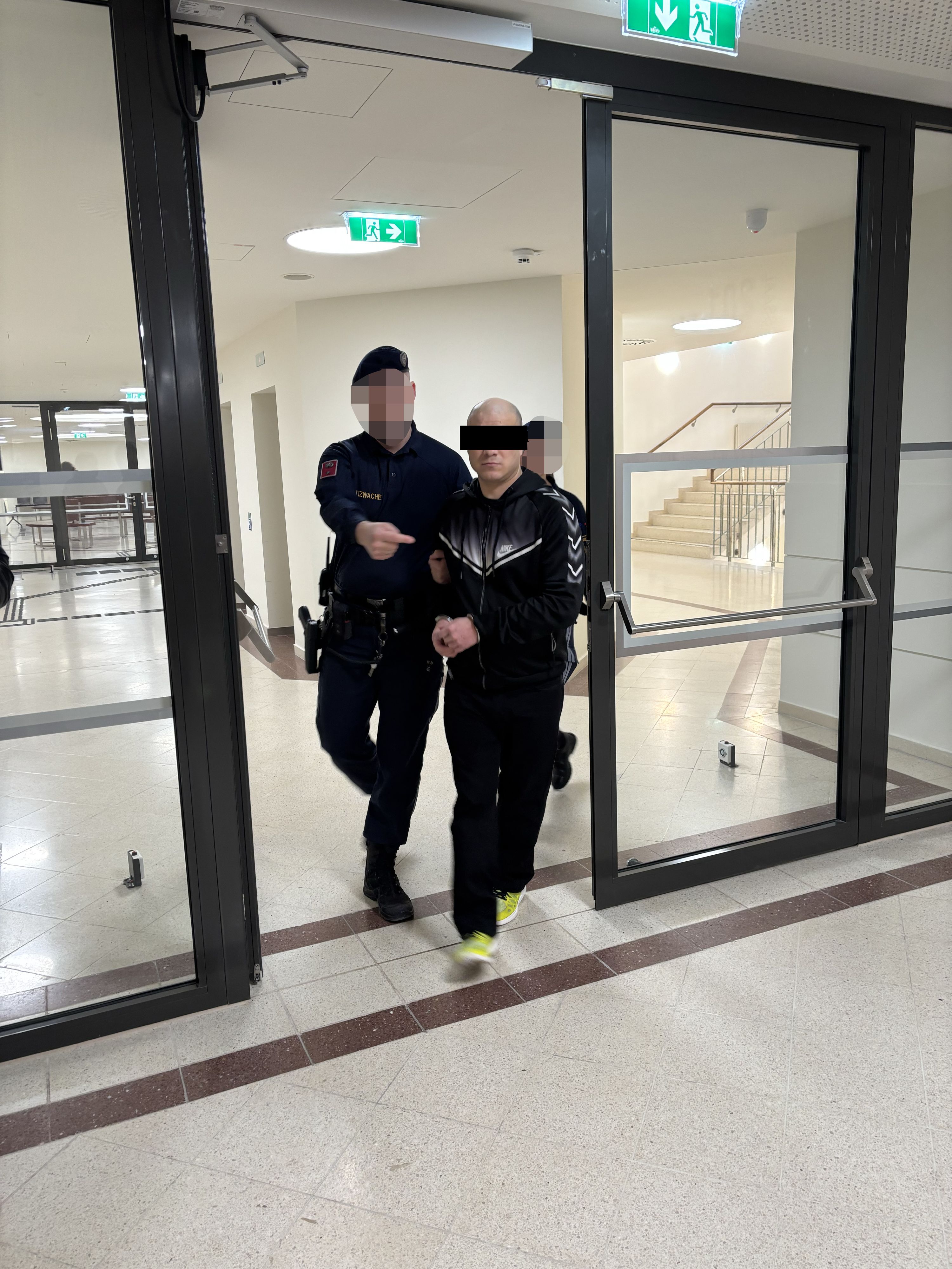 Der Angeklagte vor Gericht in Wien.