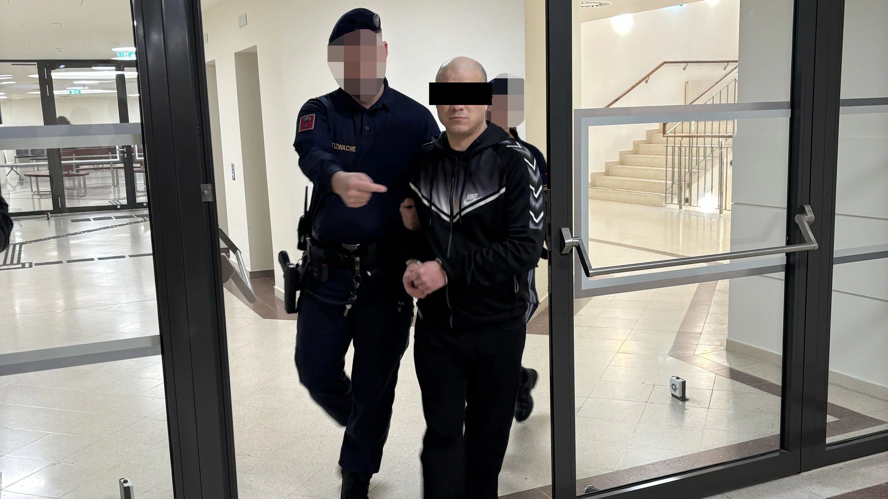 Der Angeklagte vor Gericht in Wien.