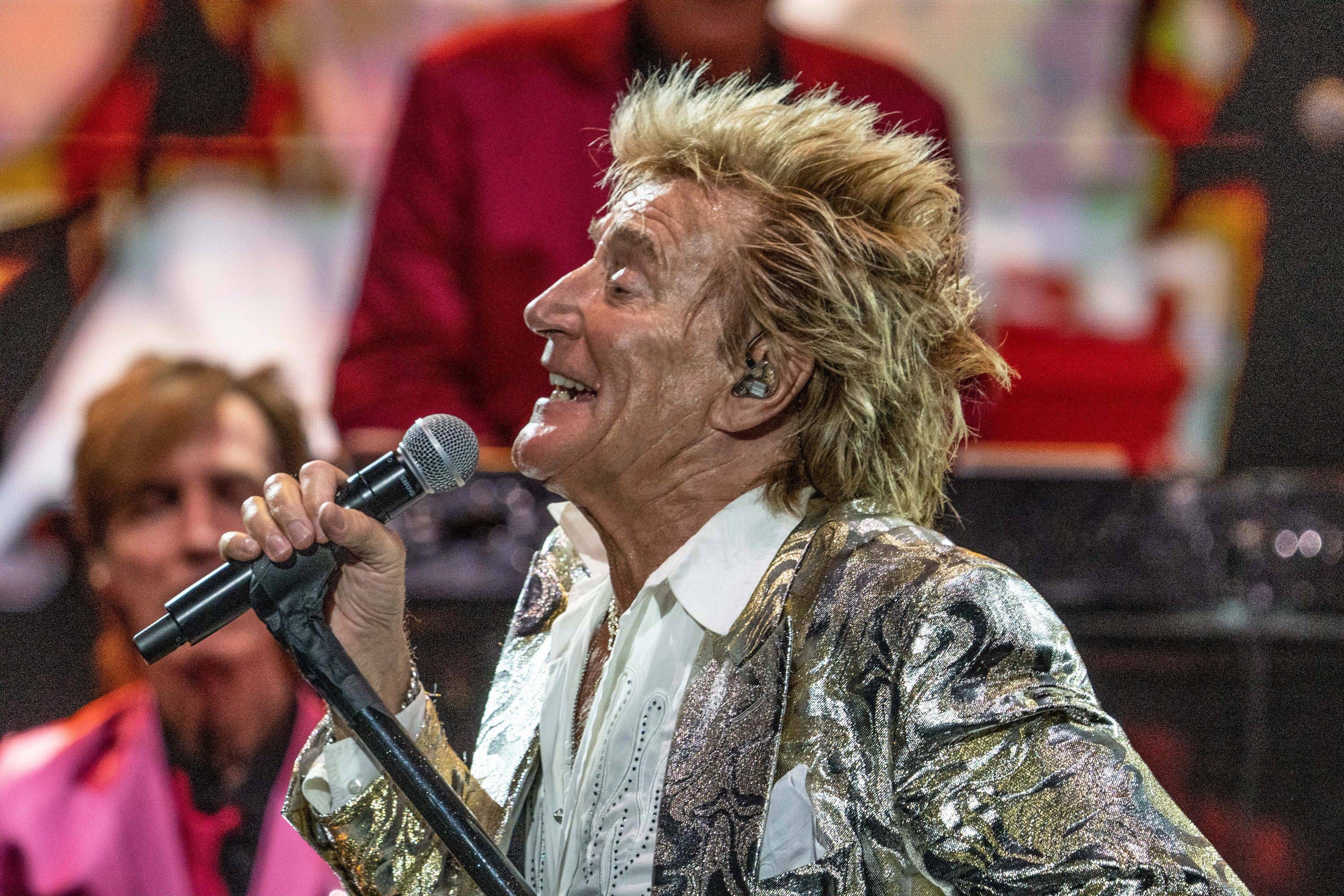 Am 9. Dezember kommt Sir Rod Stewart endlich wieder nach Wien.