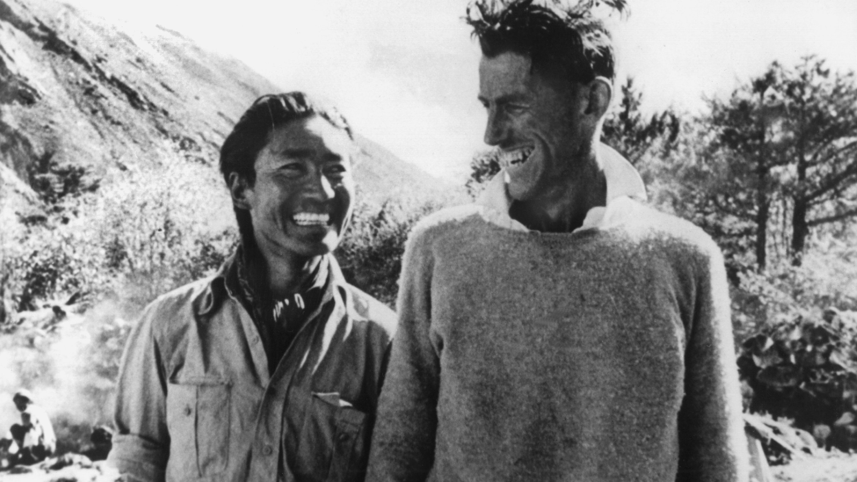 Edmund Hillary (r.) und Tenzing Norgay im Juni 1953 nach ihrer Erstbesteigung des höchsten Berges der Welt