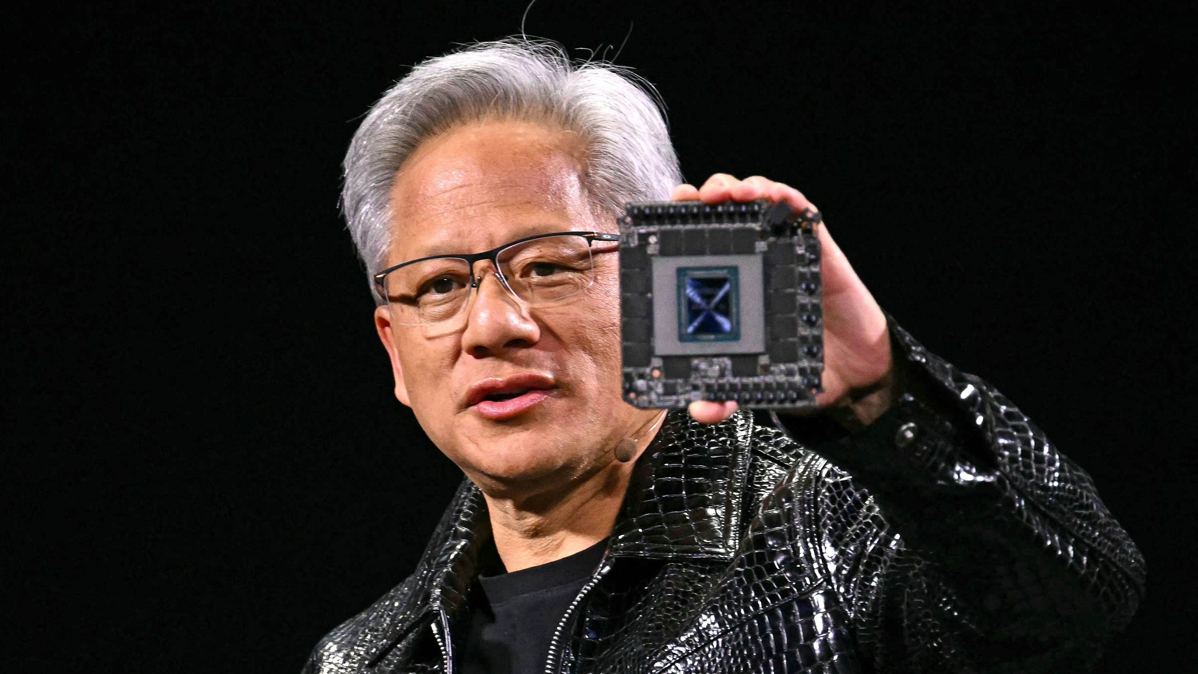 Nvidia-CEO Jensen Huang auf der Consumer Electronics Show&nbsp; in Las Vegas am 6. Jänner 2025: Sein Unternehmen verlor binnen eines Börse-Tages knapp 600 Milliarden Dollar an Wert