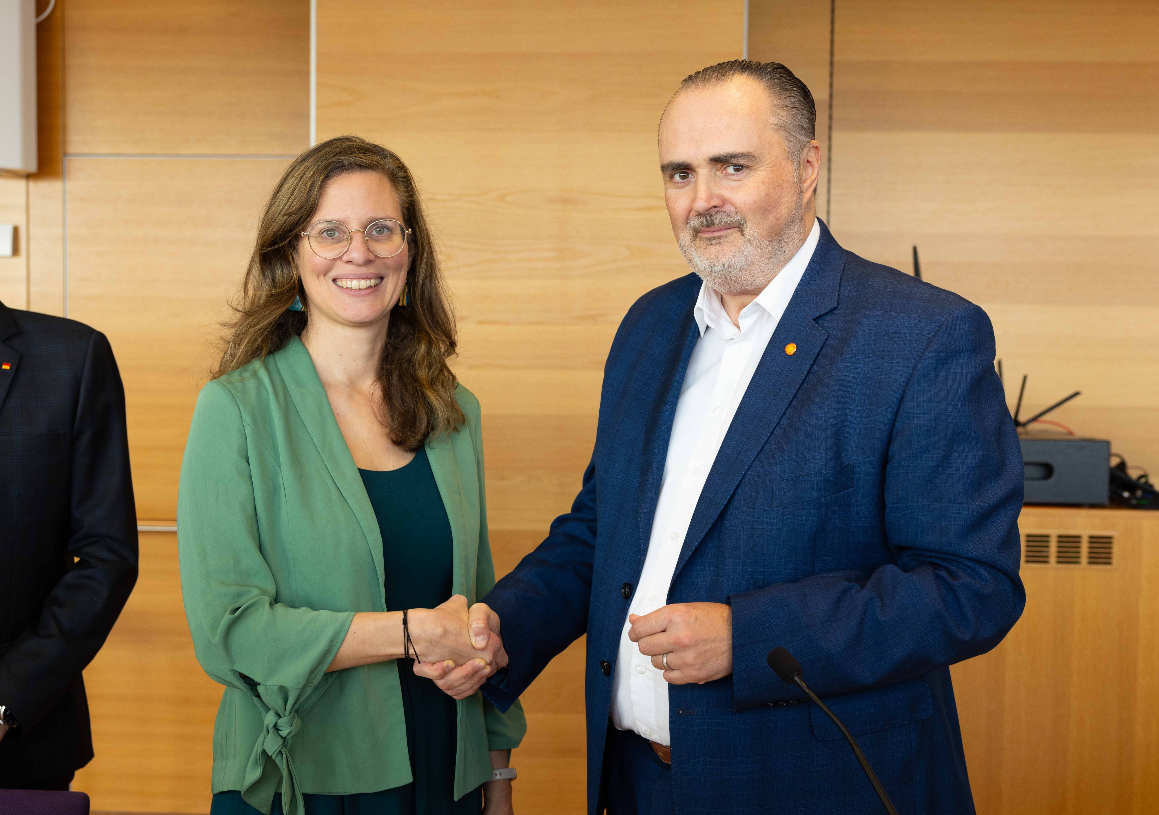 SPÖ-Landeshauptmann Hans Peter Doskozil und die Grünen-Klubobfrau Anja Haider-Wallner zum Start ihrer Koalitionsverhandlungen.