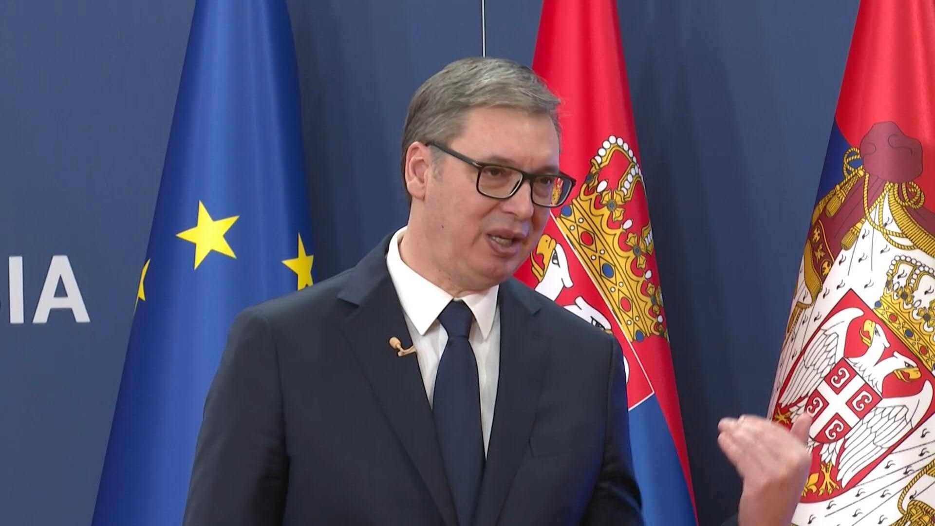 Serbiens Präsident Aleksandar Vučić wird nach dem Rücktritt des Premierministers am Dienstagabend zu den Medien sprechen.