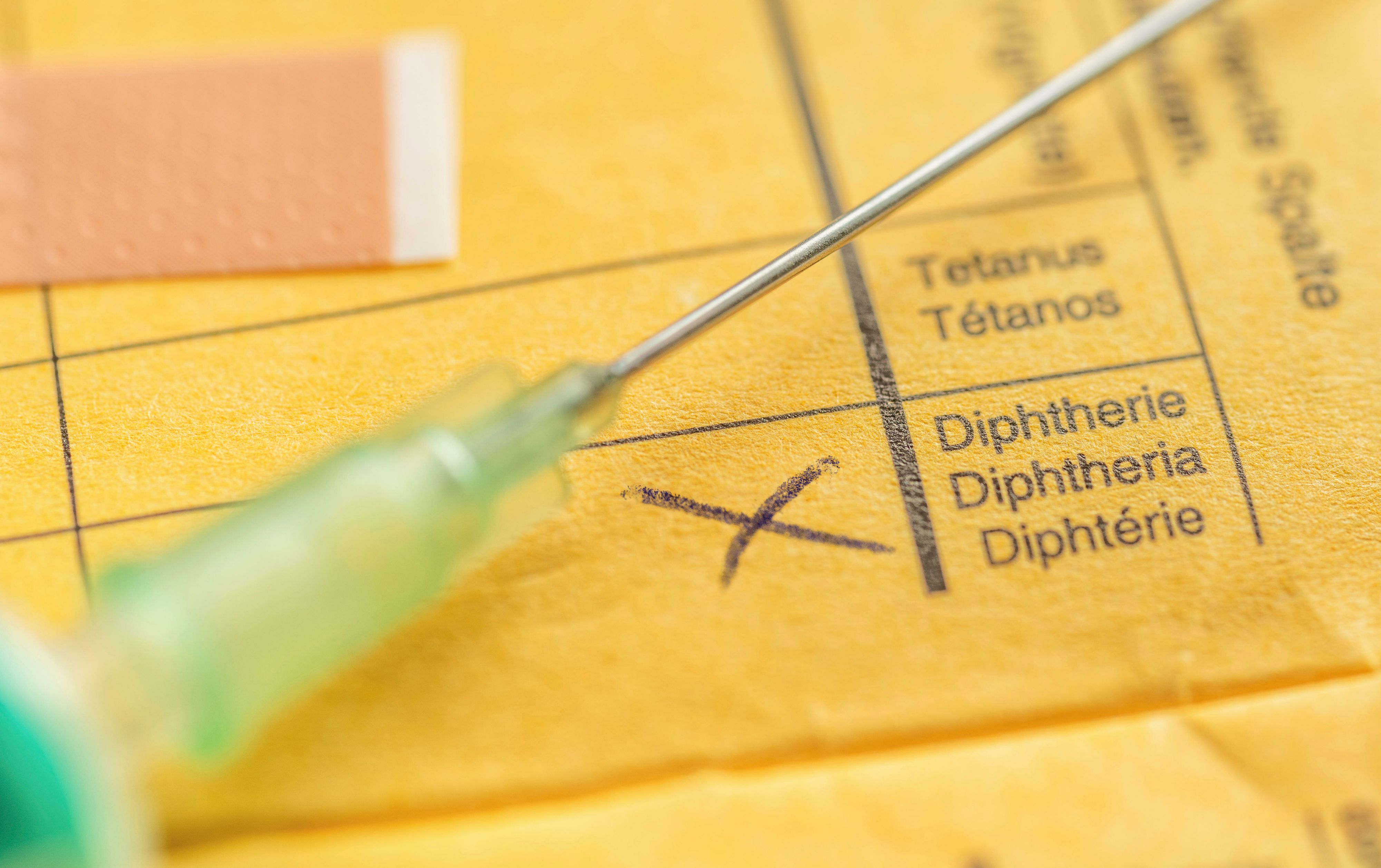 Hierzulande ist die Diphterie-Impfung für Kinder bis 15 Jahre im kostenlosen Impfprogramm enthalten.