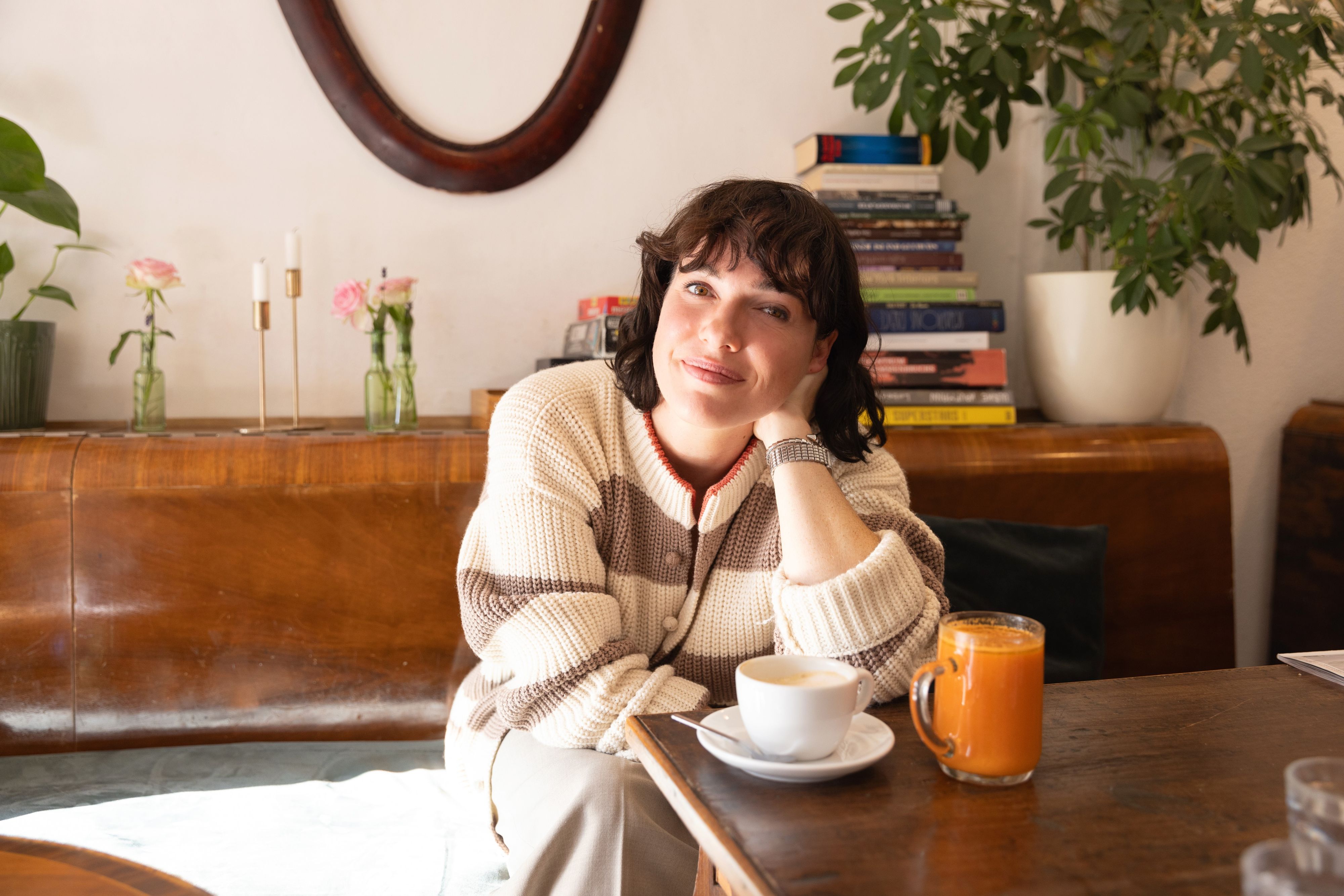 Verena Altenberger ist im Café Nest des Öfteren anzutreffen