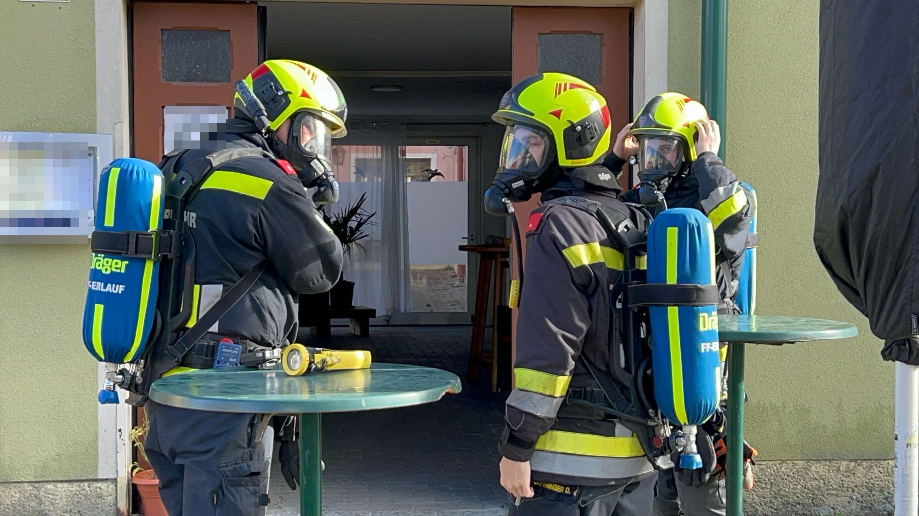 Schwerer Atemschutz beim Feuerwehreinsatz in Erlauf bei Pöchlarn