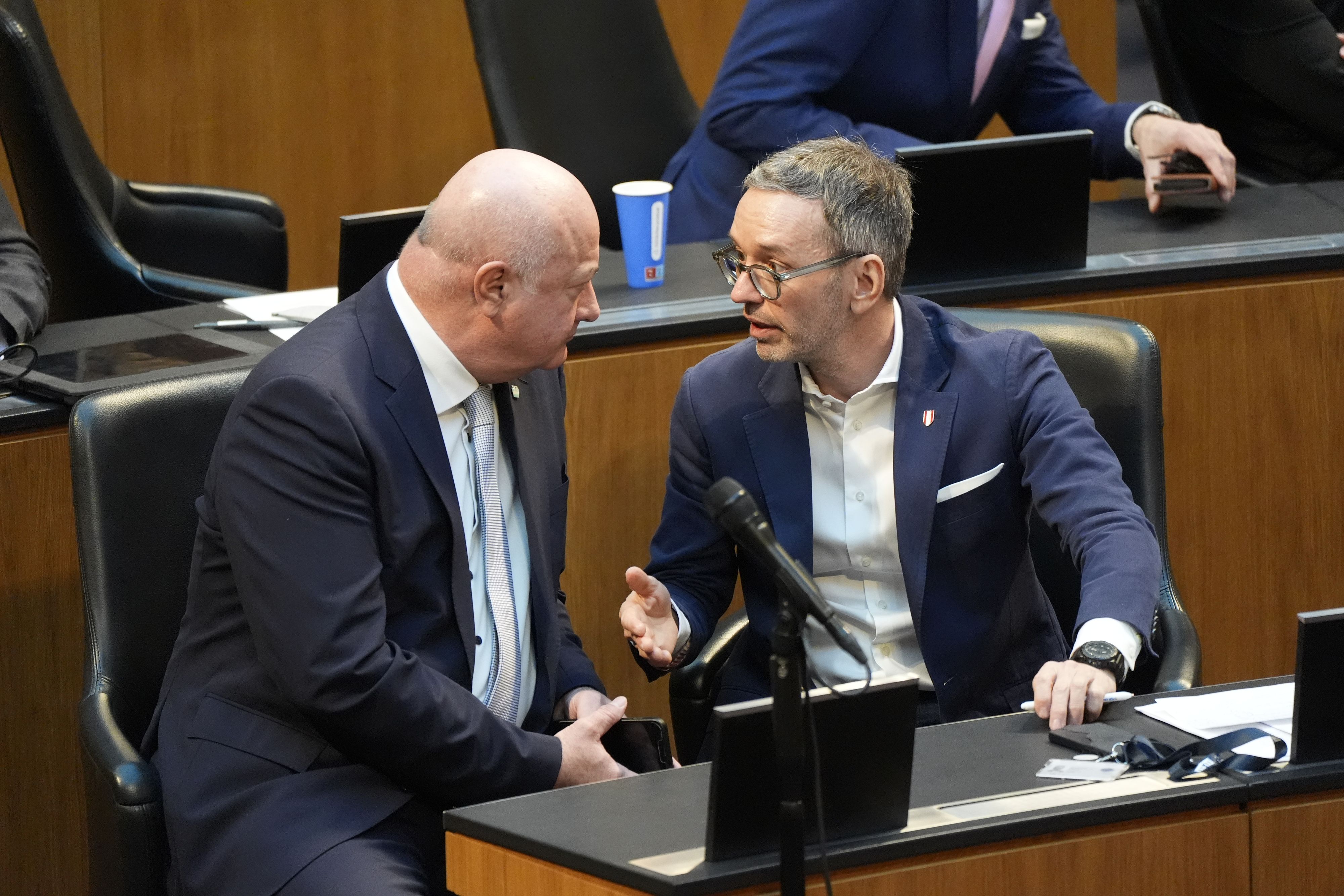 FPÖ-Chef Kickl und ÖVP-Obmann Stocker wollen unter vier Augen die Knackpunkte in den Koalitionsverhandlungen klären.