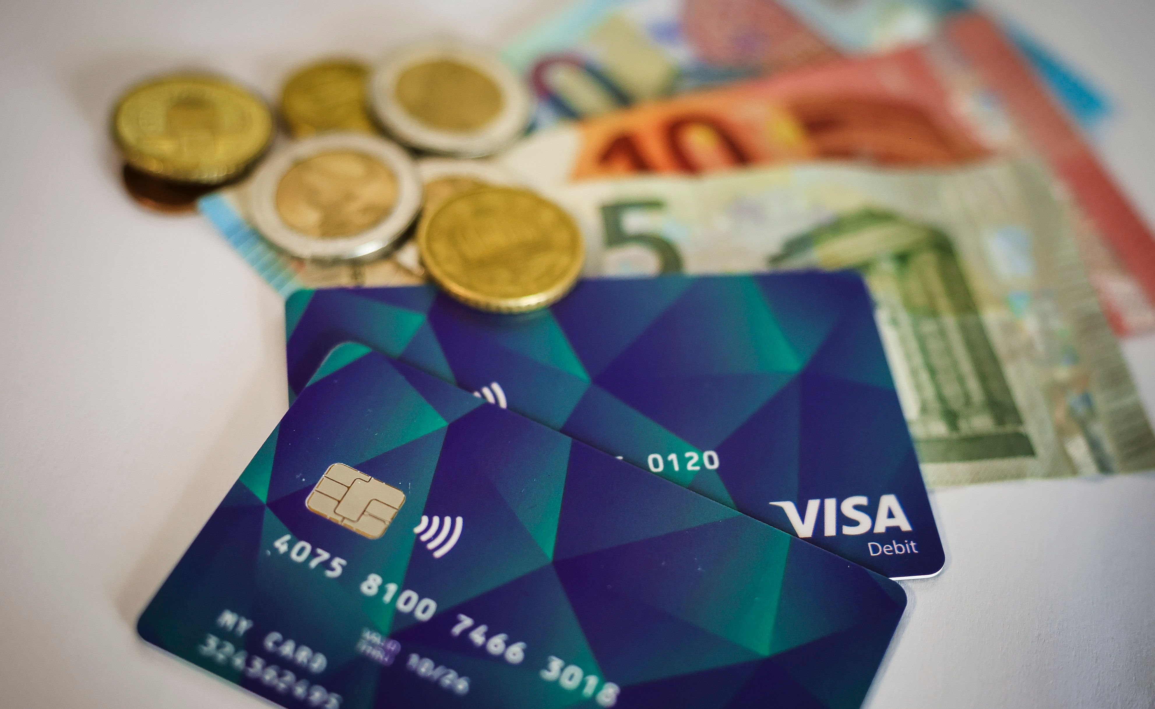 Ukrainer bekommen in Österreich nun wieder Geld.