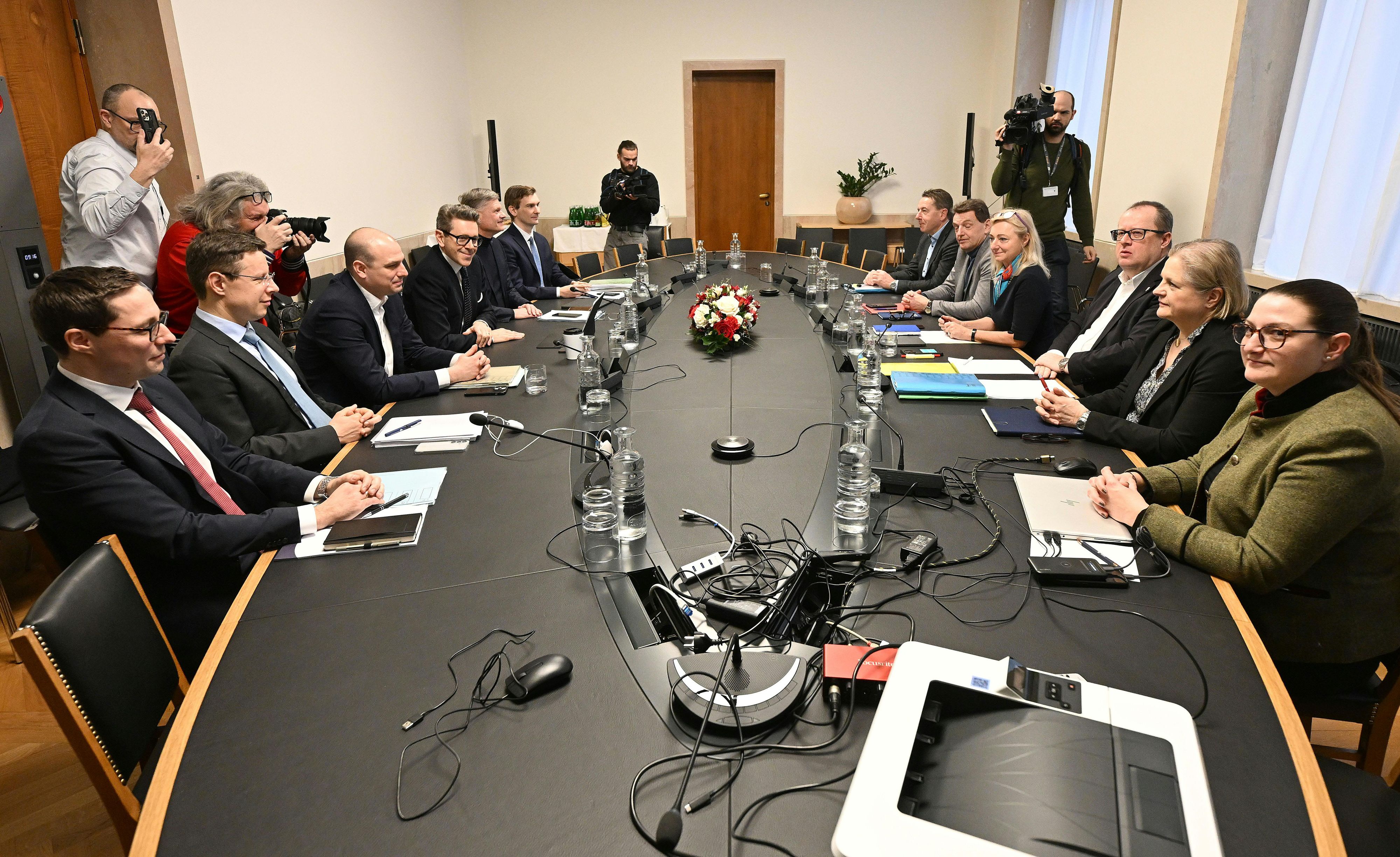 Auch am Mittwoch treffen die Verhandlungsteams der Gruppe 