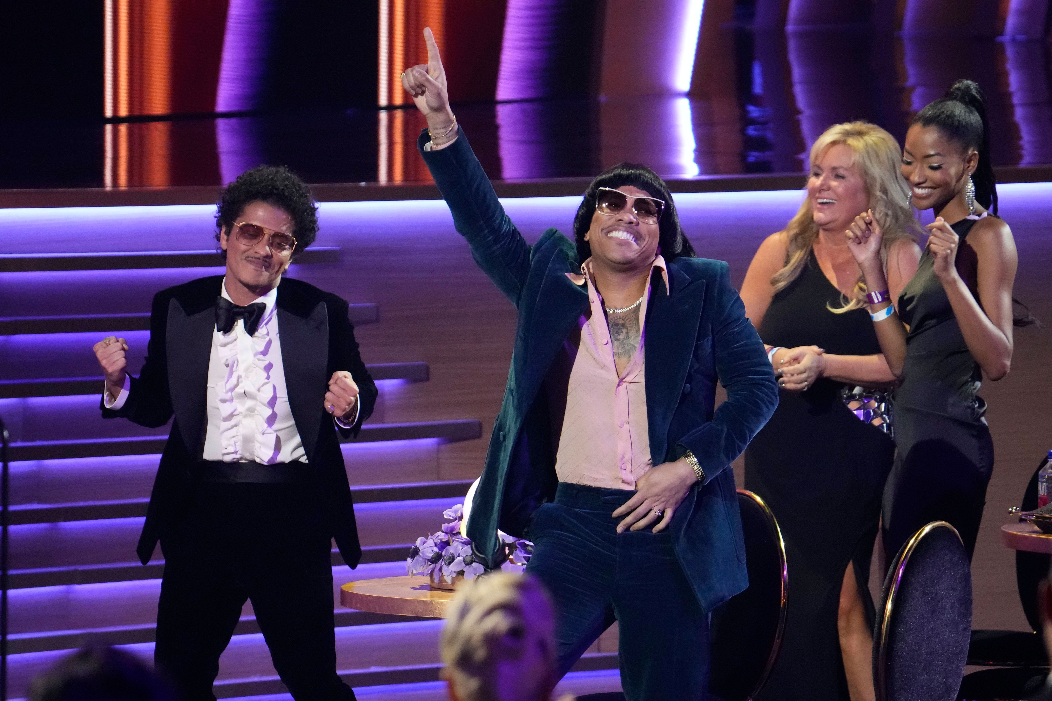 Bruno Mars äußert sich zu seinen angeblichen Schulden.