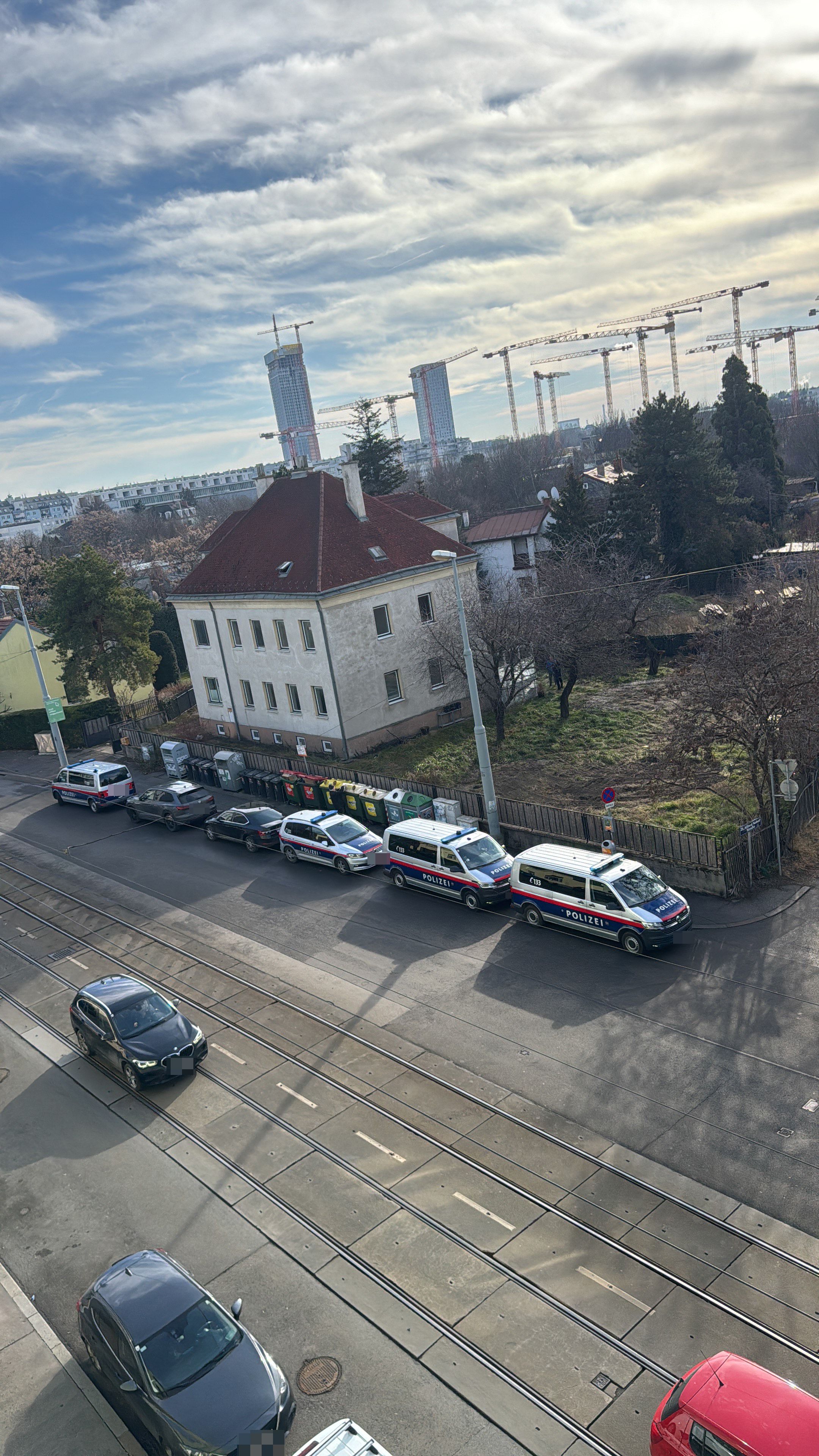 Die Sonderheinheit WEGA trainiert in dem Haus.