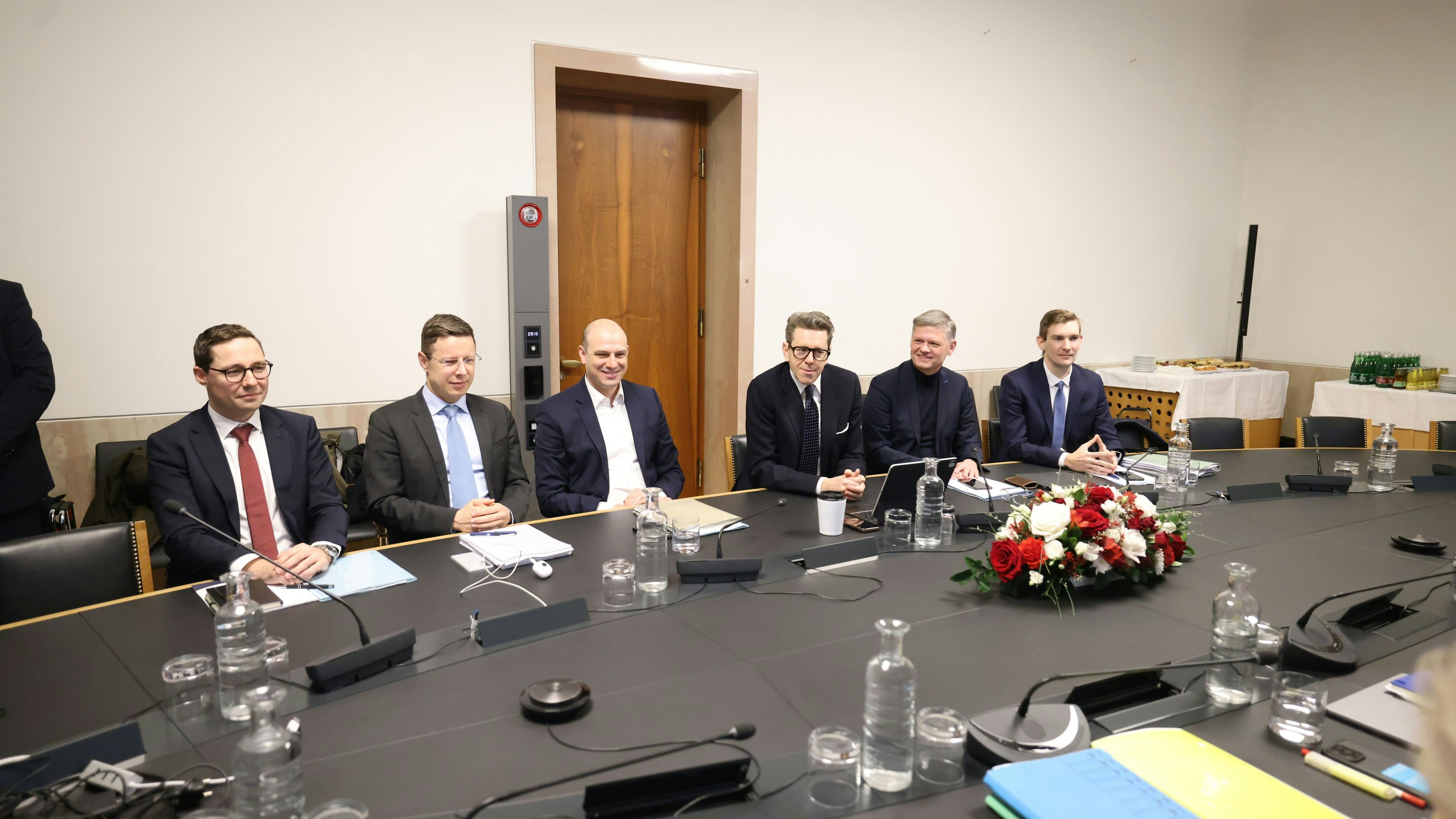 Das sind die ÖVP-Verhandler für "Steuern und Finanzen". Die Schwarzen sperrten sich bisher gegen eine Bankenabgabe.