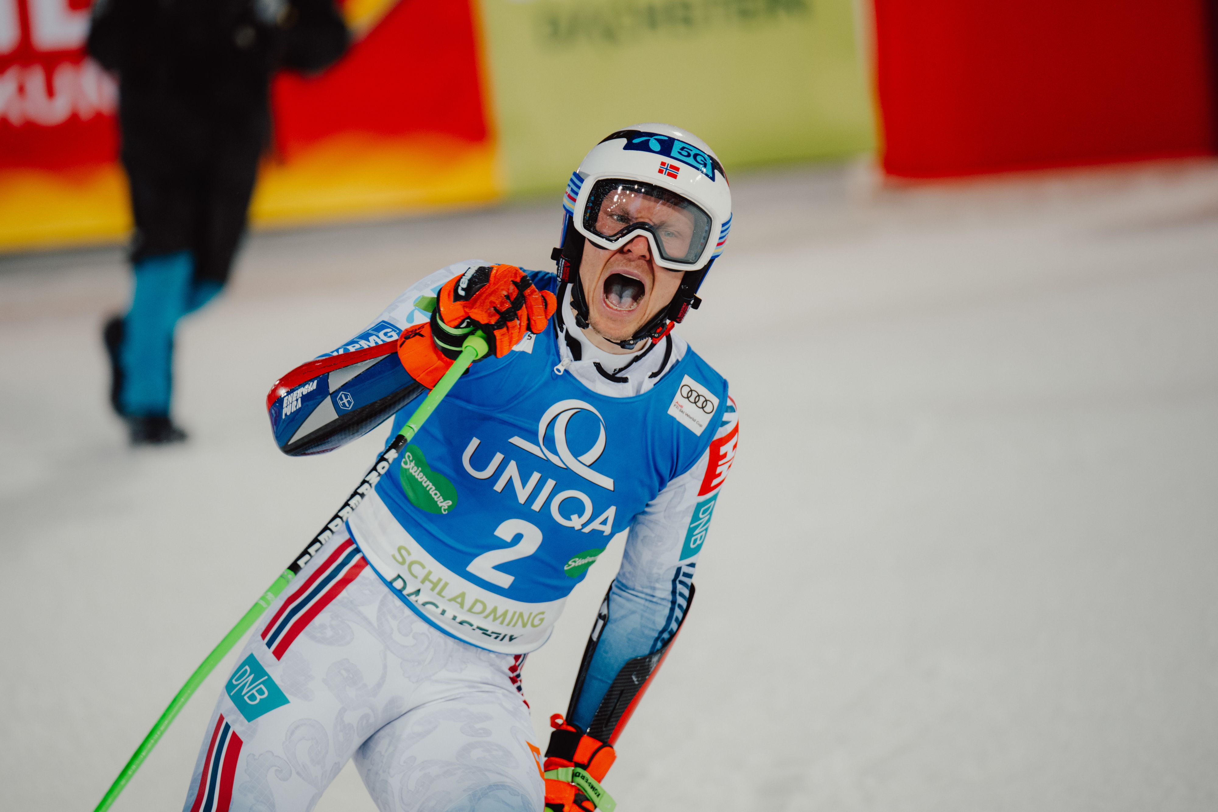 Henrik Kristoffersen jubelt ausgelassen über sein Schladming-Stockerl.