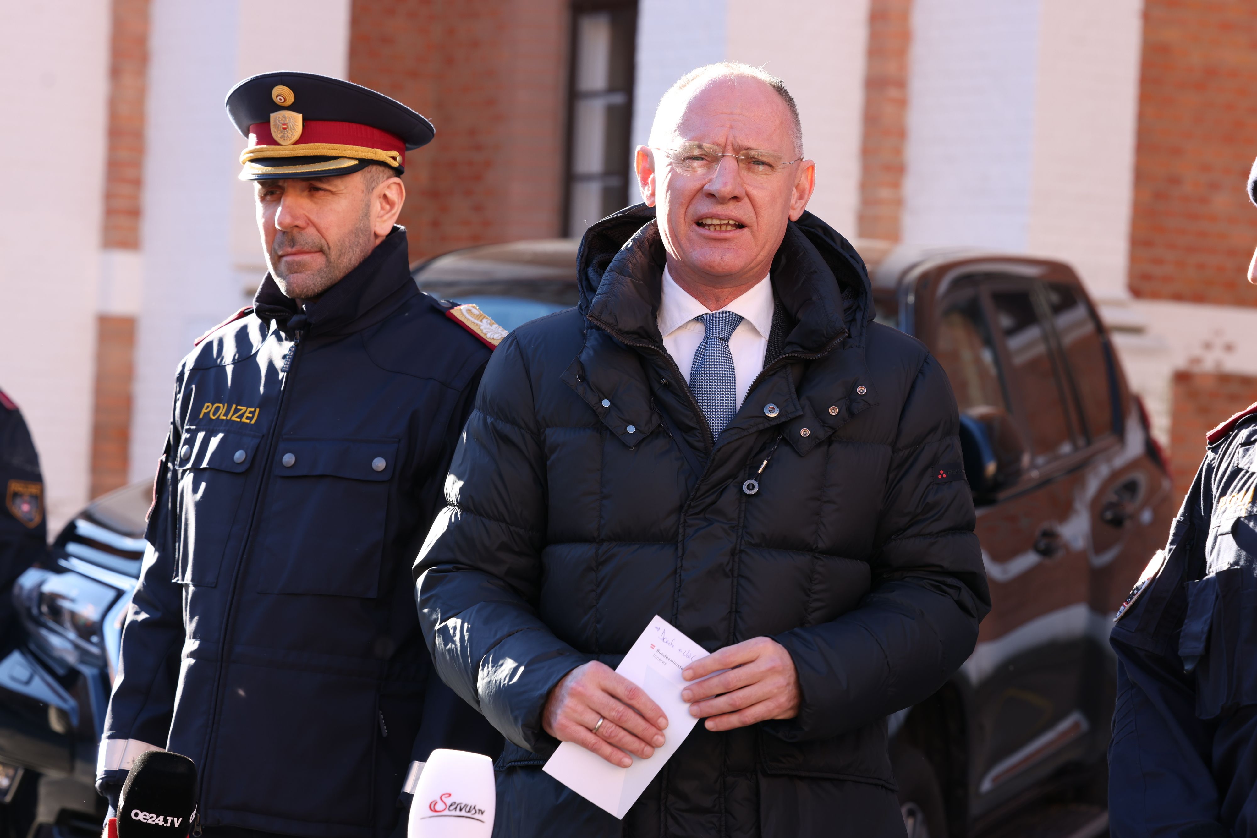 Bundesinnenminister Gerhard Karner( VP) geht rigoros gegen Islamisten vor