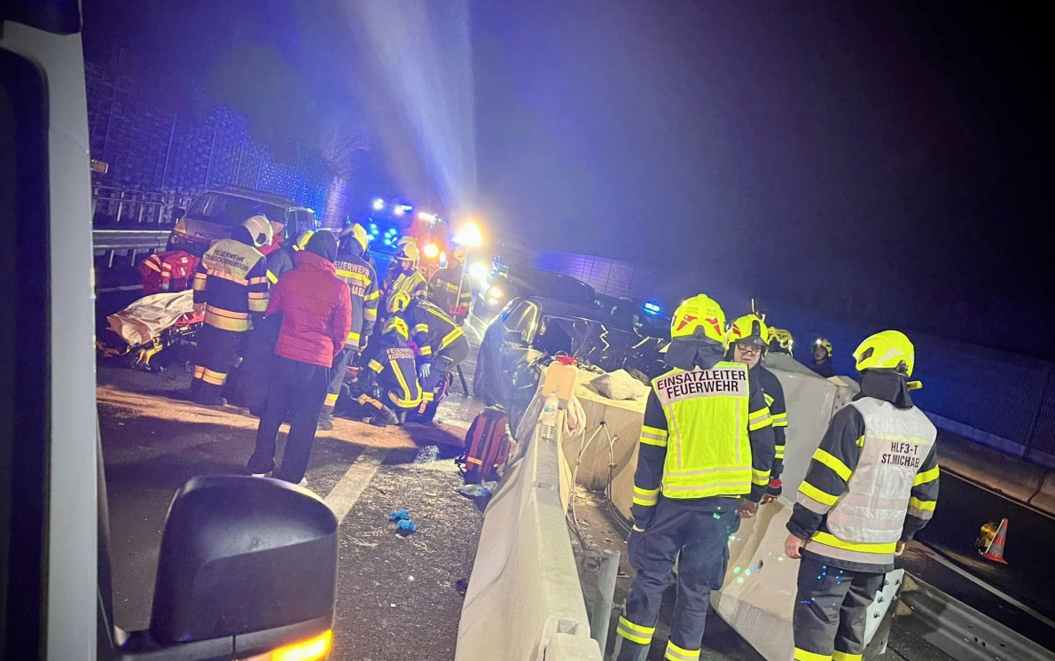 Die verletzten Personen wurden sofort in ein Krankenhaus gebracht.