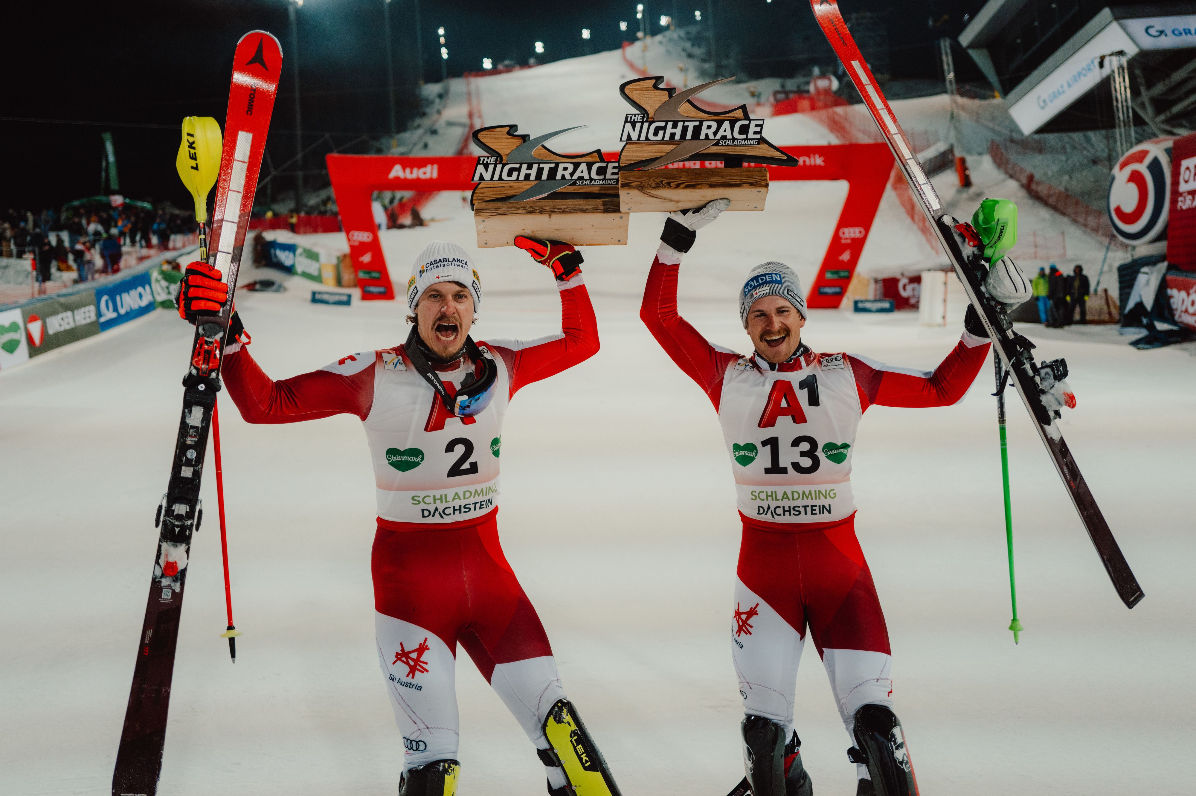 Manuel Feller und Fabio Gstrein feiern ihre Podestplätze.