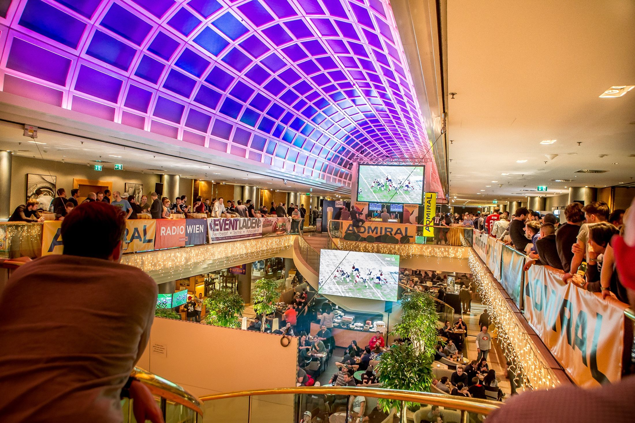 Die legendäre Superbowl Party presented by RTL findet am 9. Februar im Vienna Marriott Hotel statt.