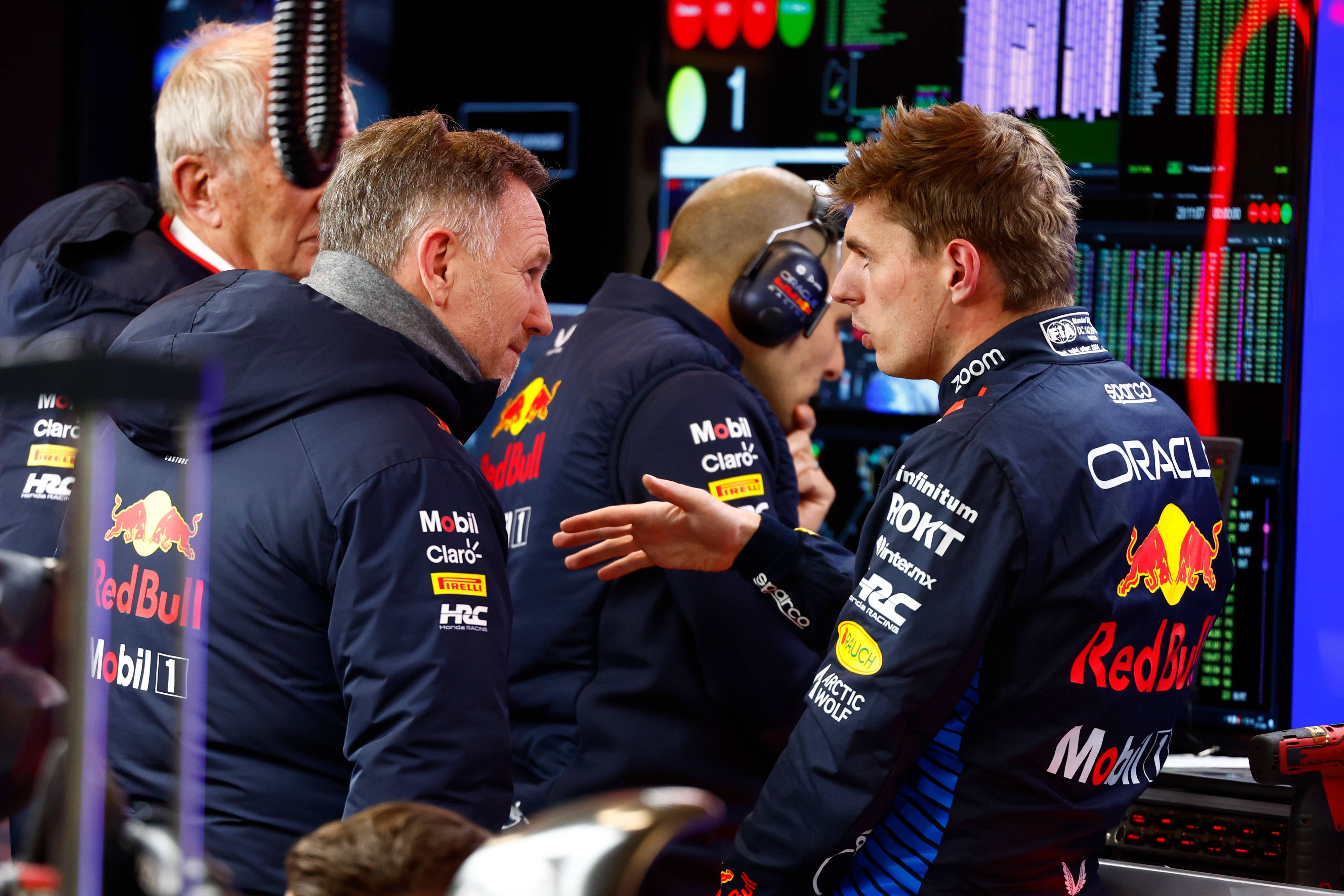 Teamchef Christian Horner verteidigt Red-Bull-Star Max Verstappen. 