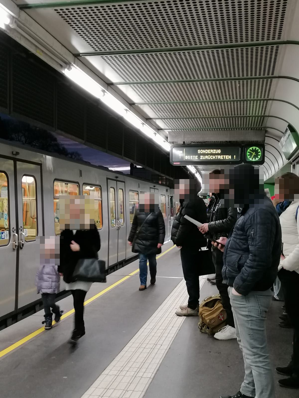 In den Morgenstunden kam es zu Verzögerungen der Linie U4.