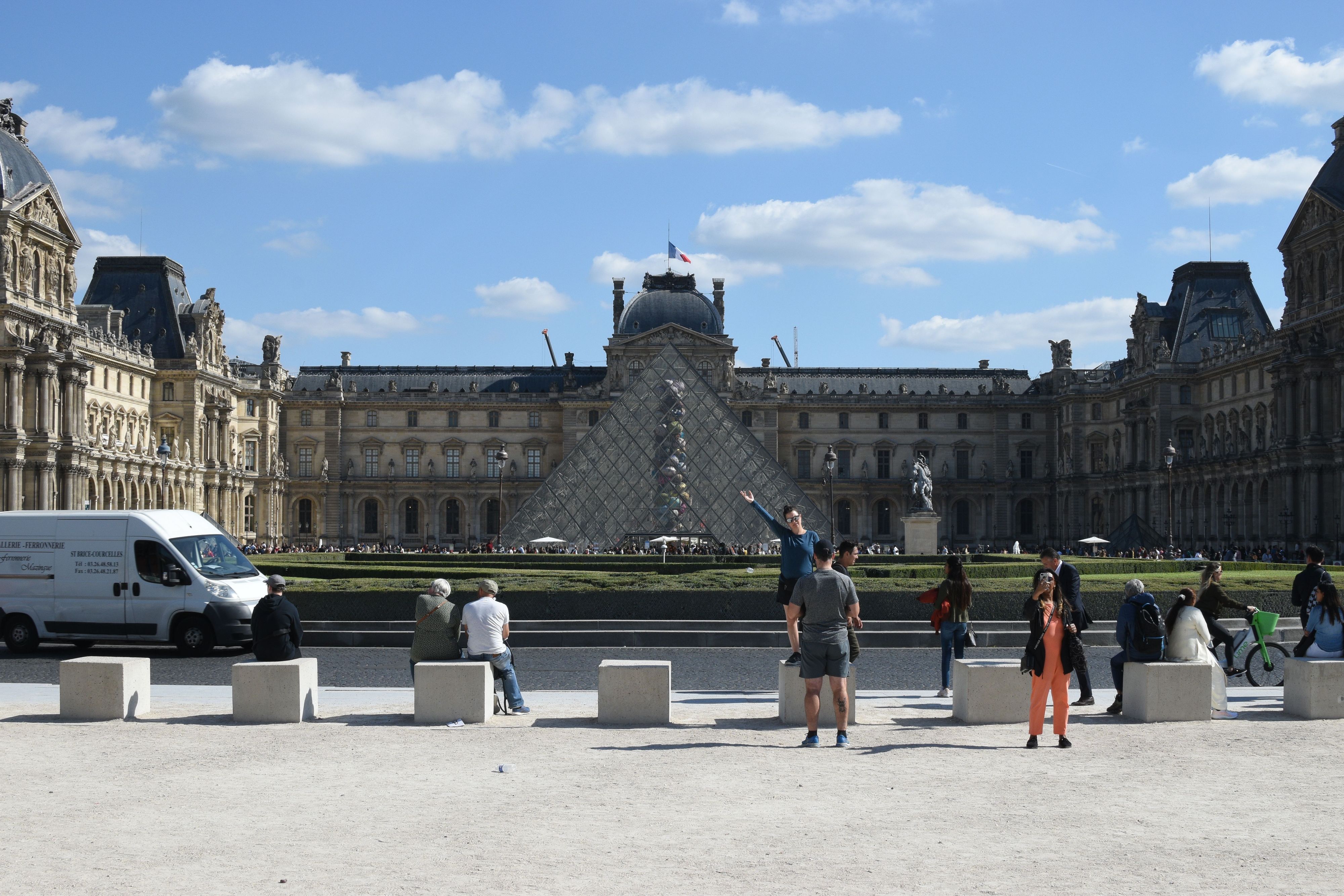 Der weltberühmte Louvre: Für Nicht-EU-Bürger könnte der Eintritt massiv teurer werden. (Symbolbild)