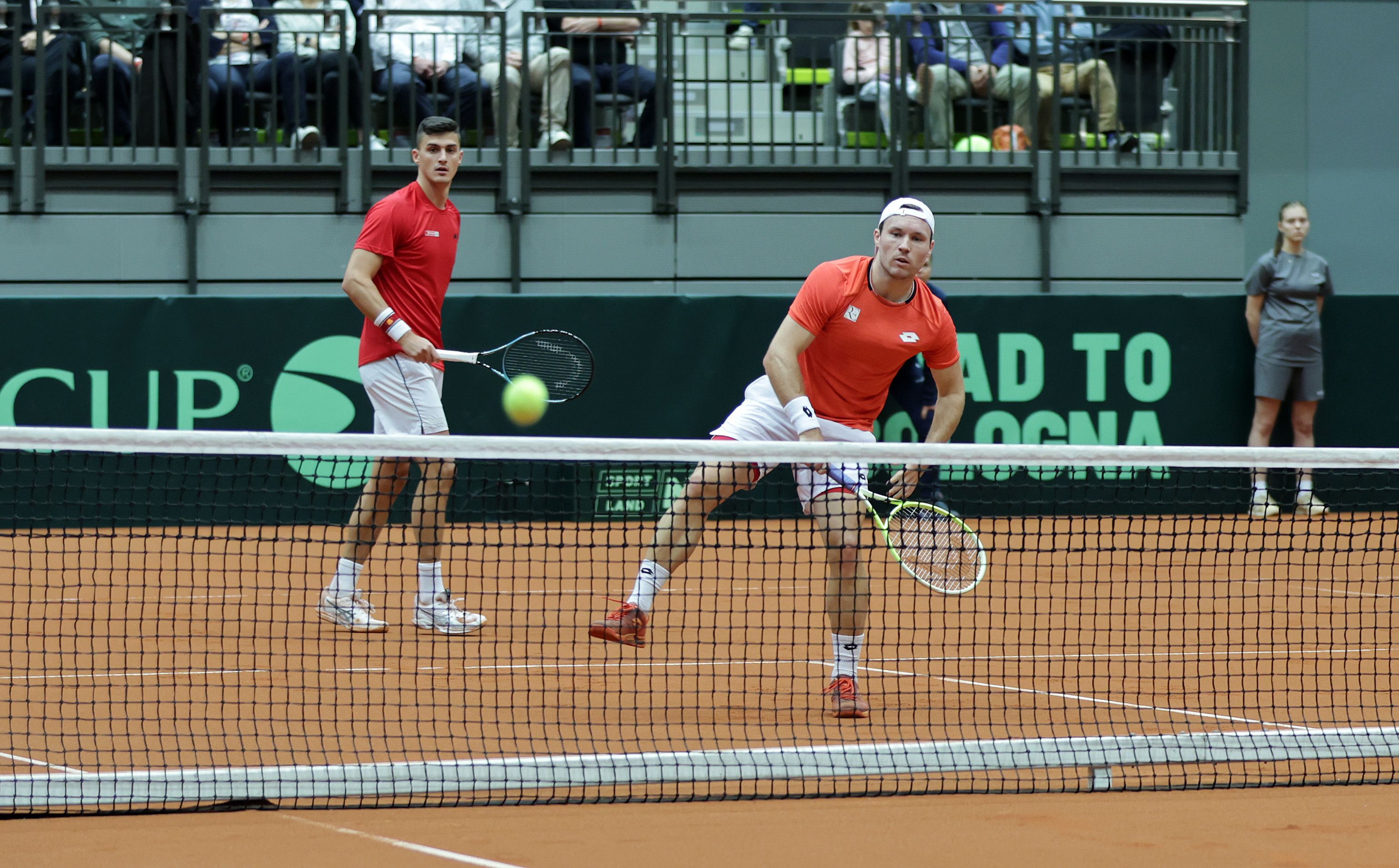 Alexander Erler und Lucas Miedler im Davis Cup gegen Finnland. 