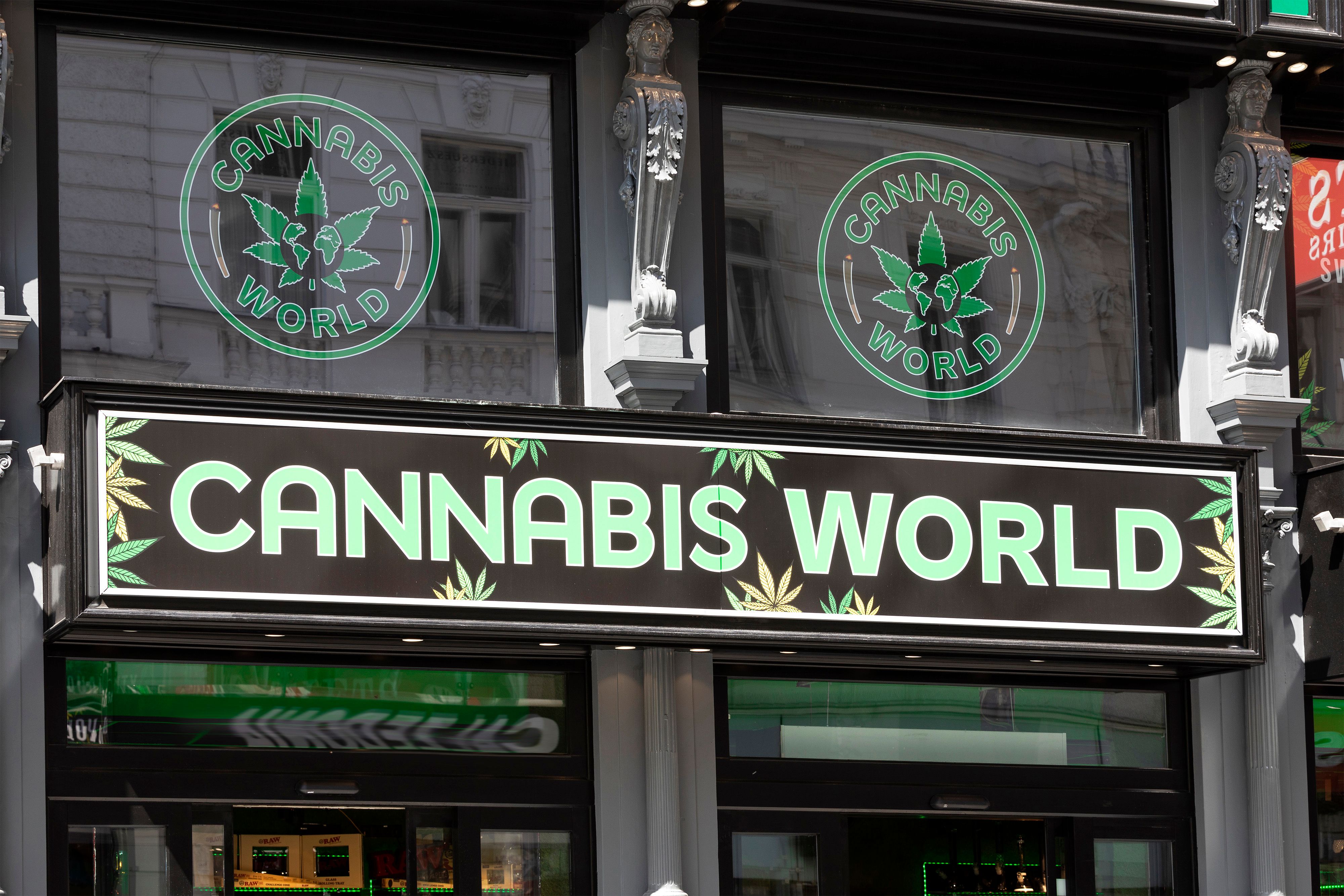 War’s das für CBD-Shops? Nach dem Verkaufsverbot für Blüten droht vielen Shops das Aus.